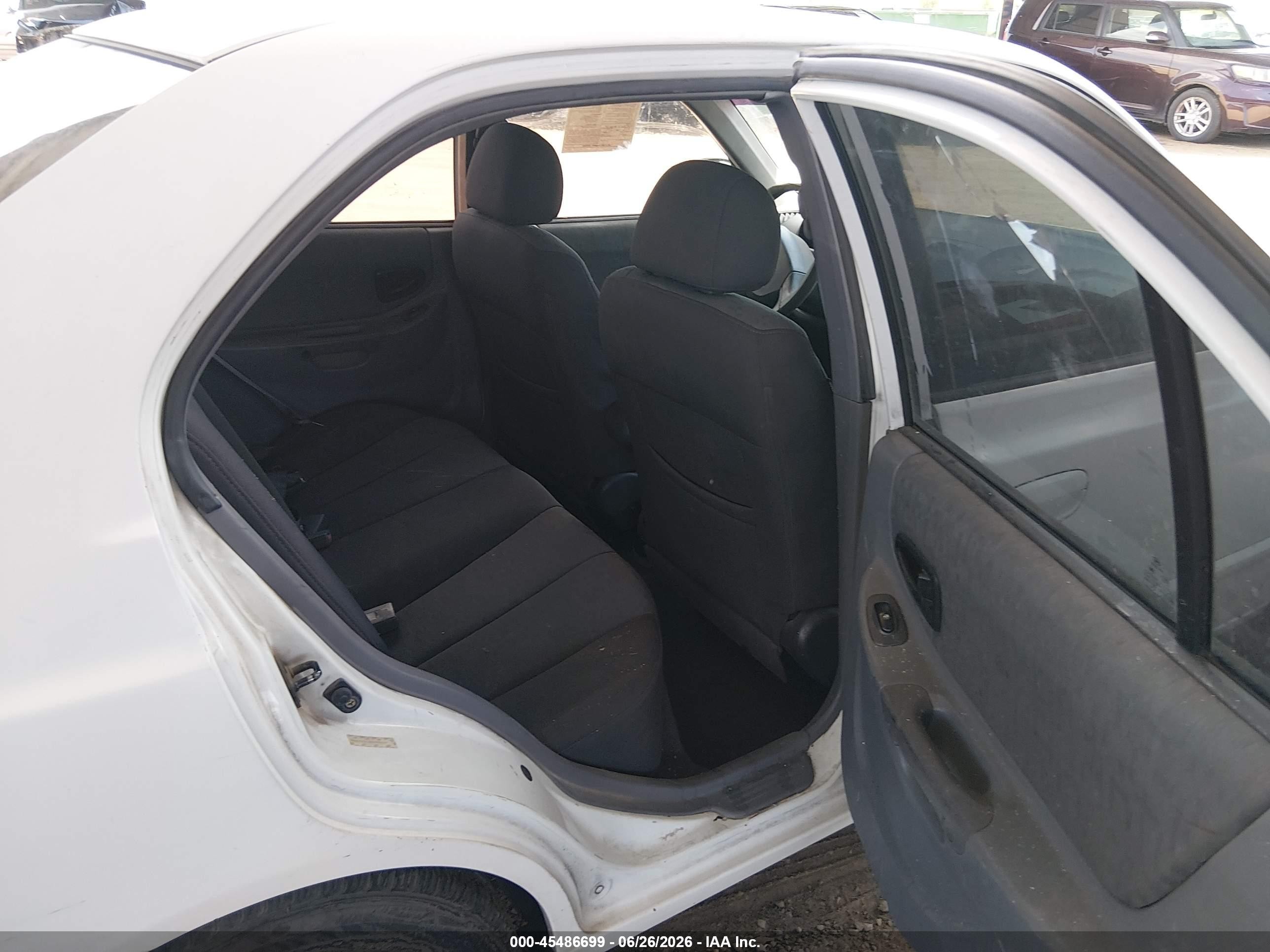 2005 Hyundai Accent Gls White vin: KMHCG45C35U585347