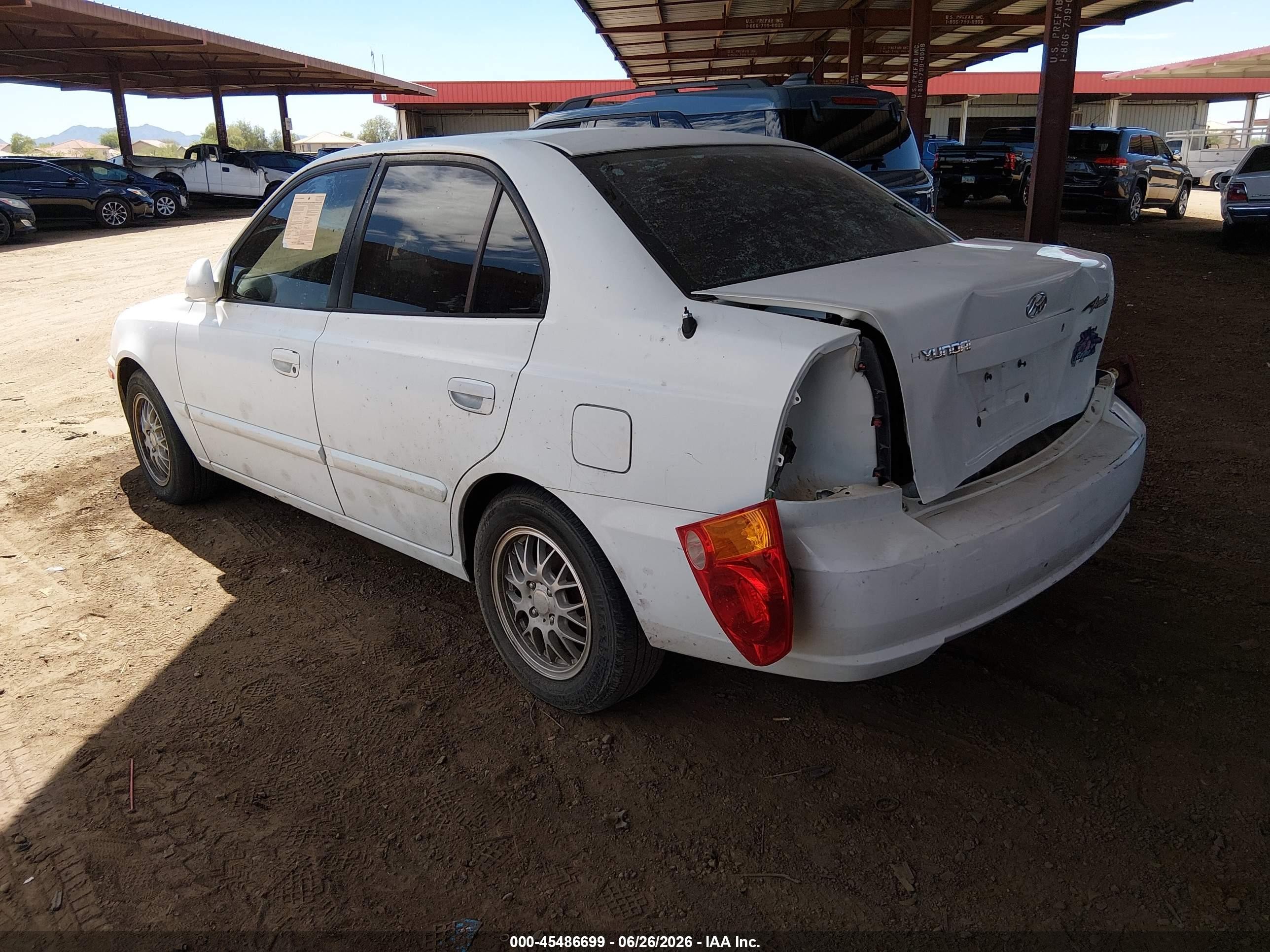 2005 Hyundai Accent Gls White vin: KMHCG45C35U585347