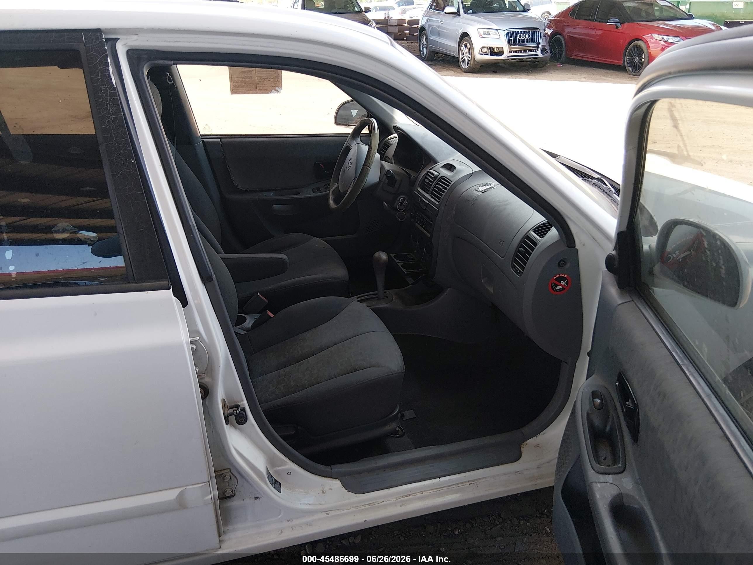 2005 Hyundai Accent Gls White vin: KMHCG45C35U585347