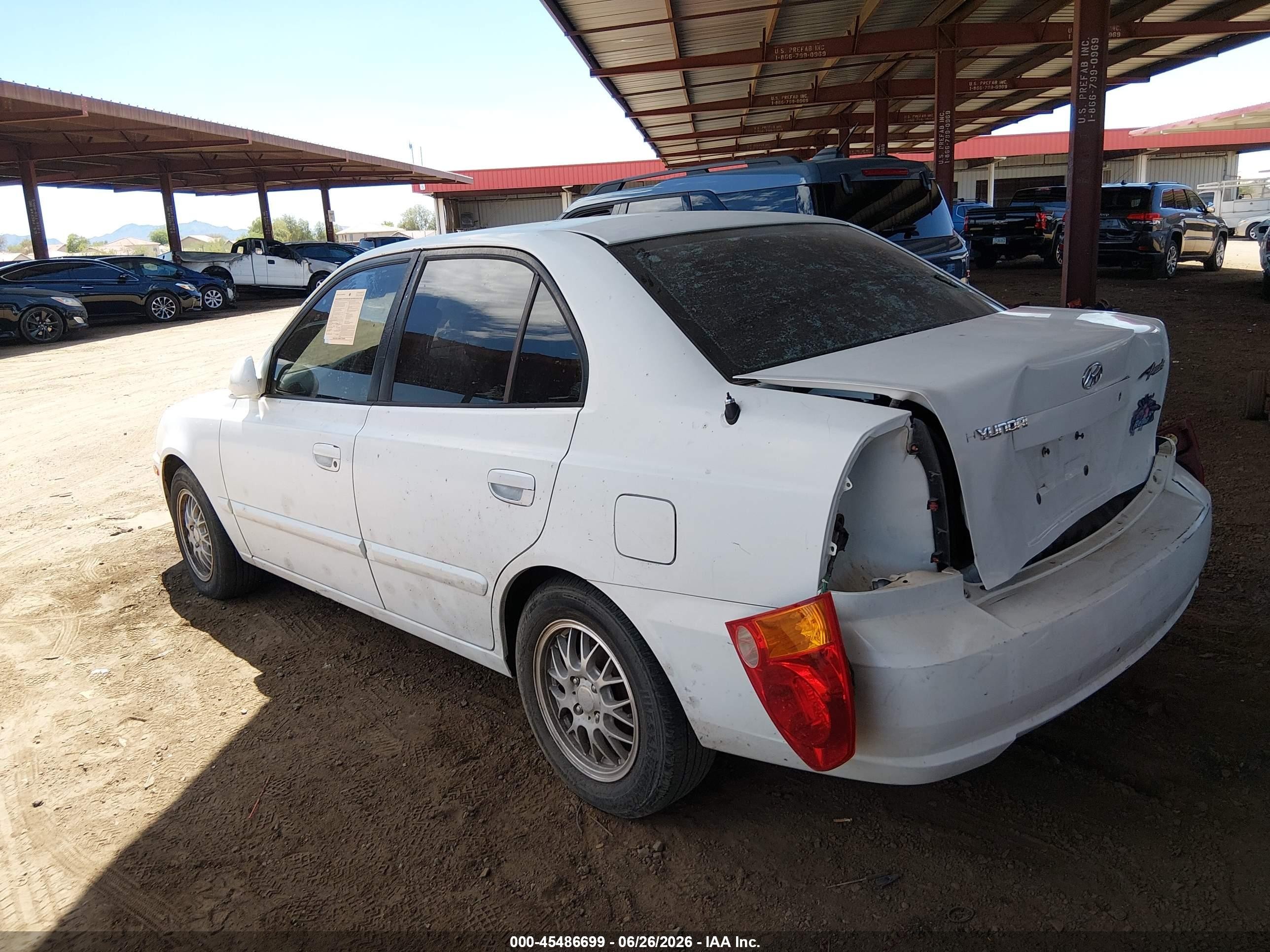 2005 Hyundai Accent Gls White vin: KMHCG45C35U585347