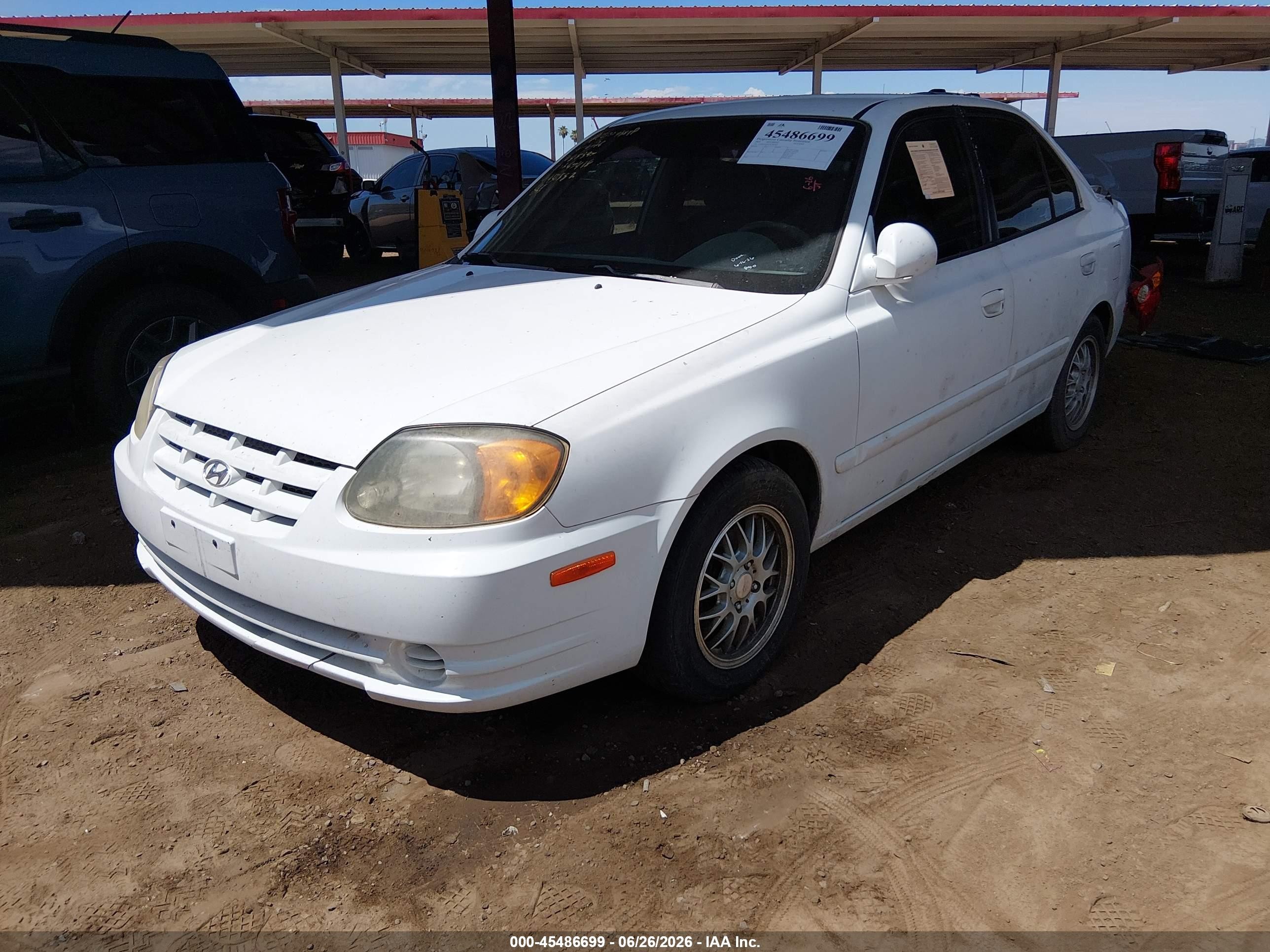 2005 Hyundai Accent Gls White vin: KMHCG45C35U585347