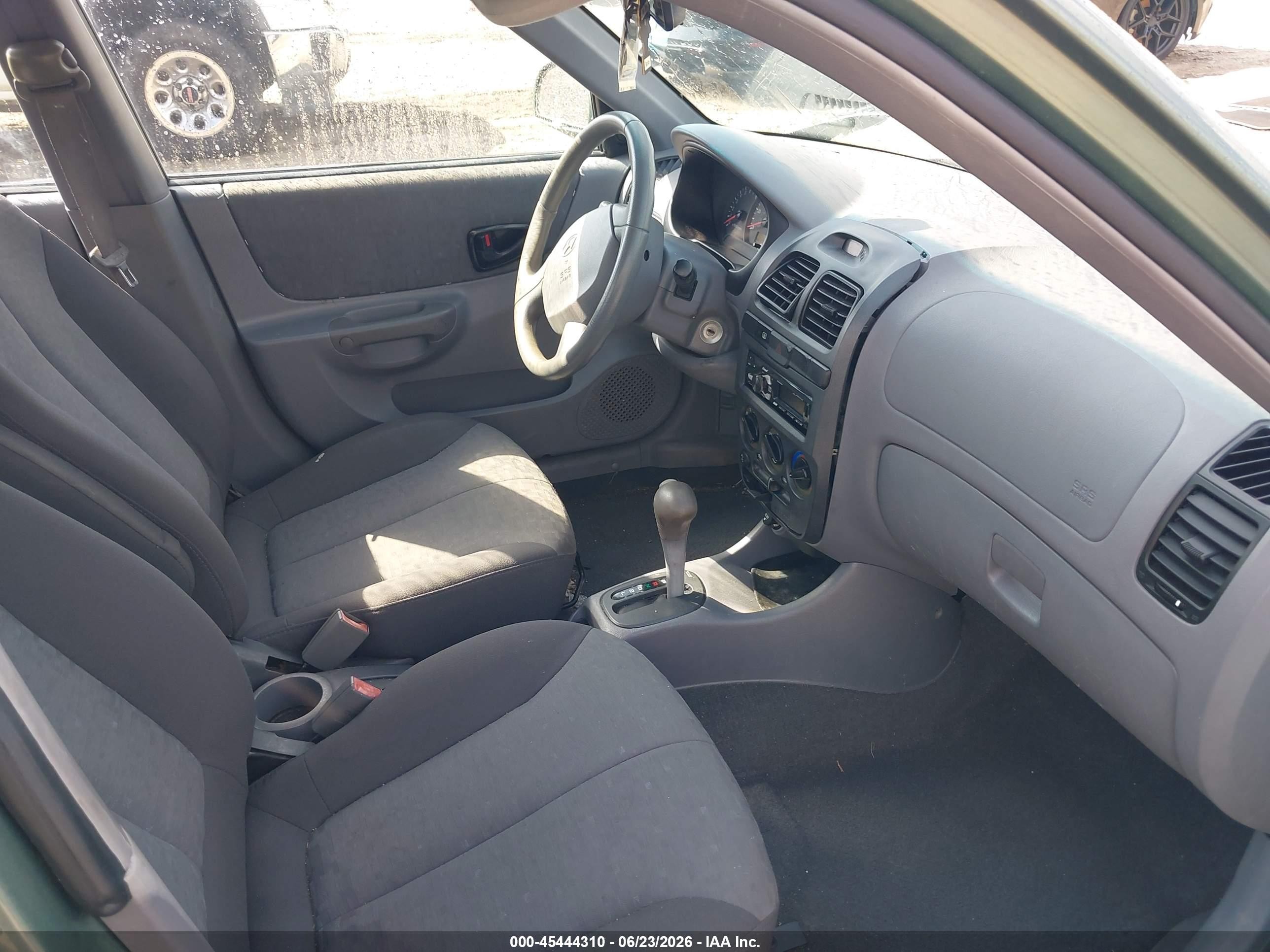 2005 Hyundai Accent Gls Green vin: KMHCG45C35U595666
