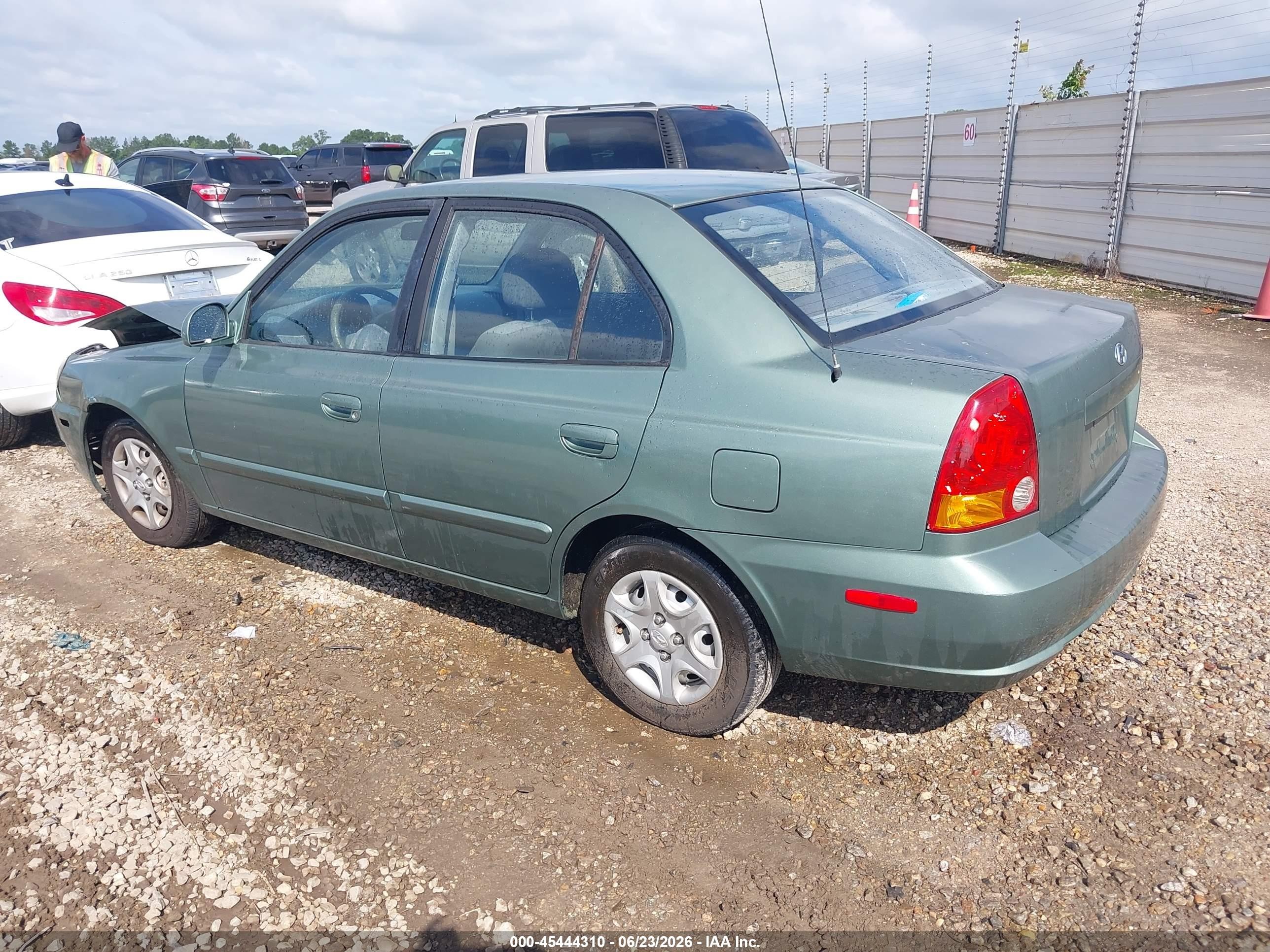 2005 Hyundai Accent Gls Green vin: KMHCG45C35U595666