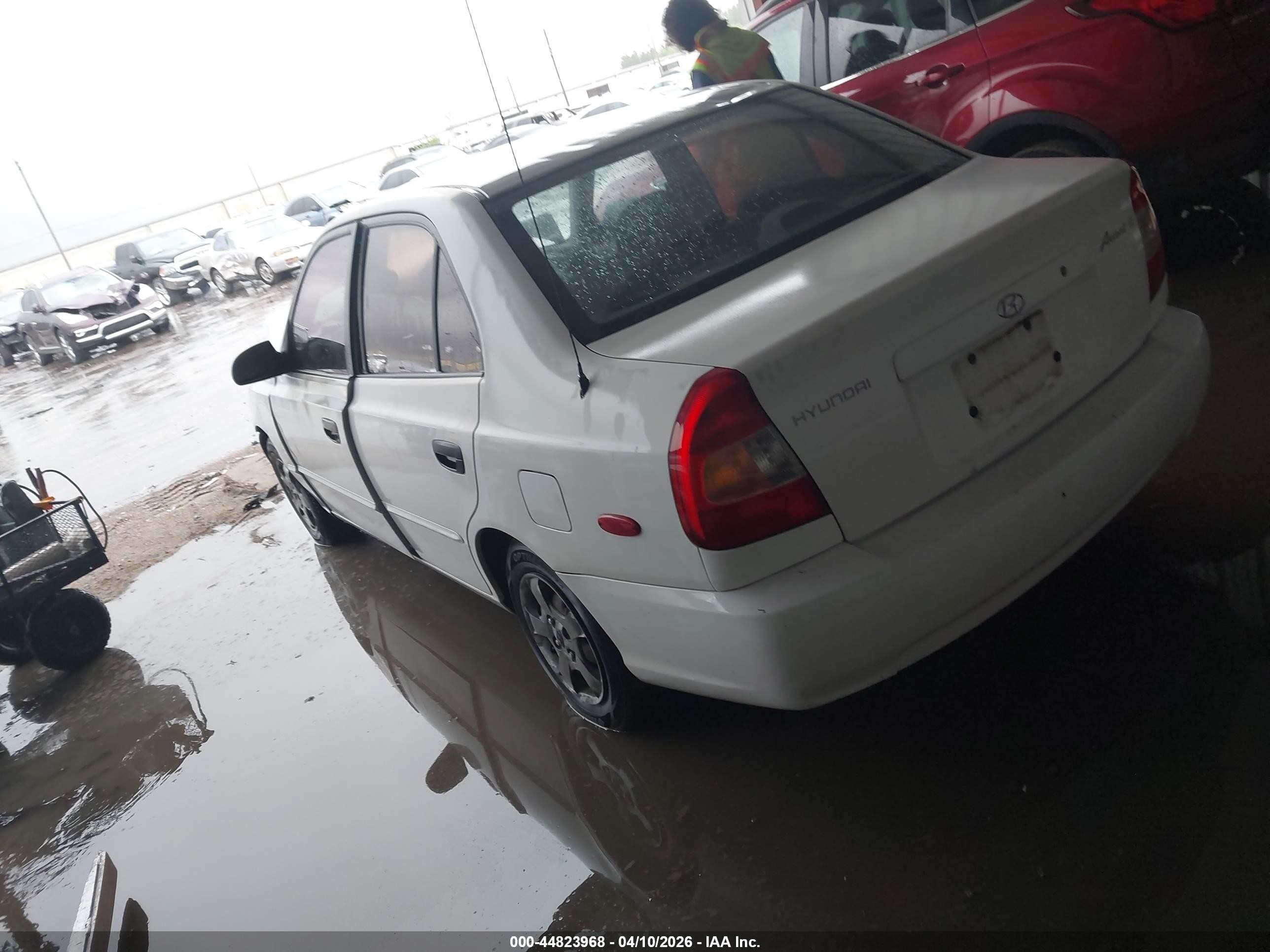 2001 Hyundai Accent Gl White vin: KMHCG45C41U248406