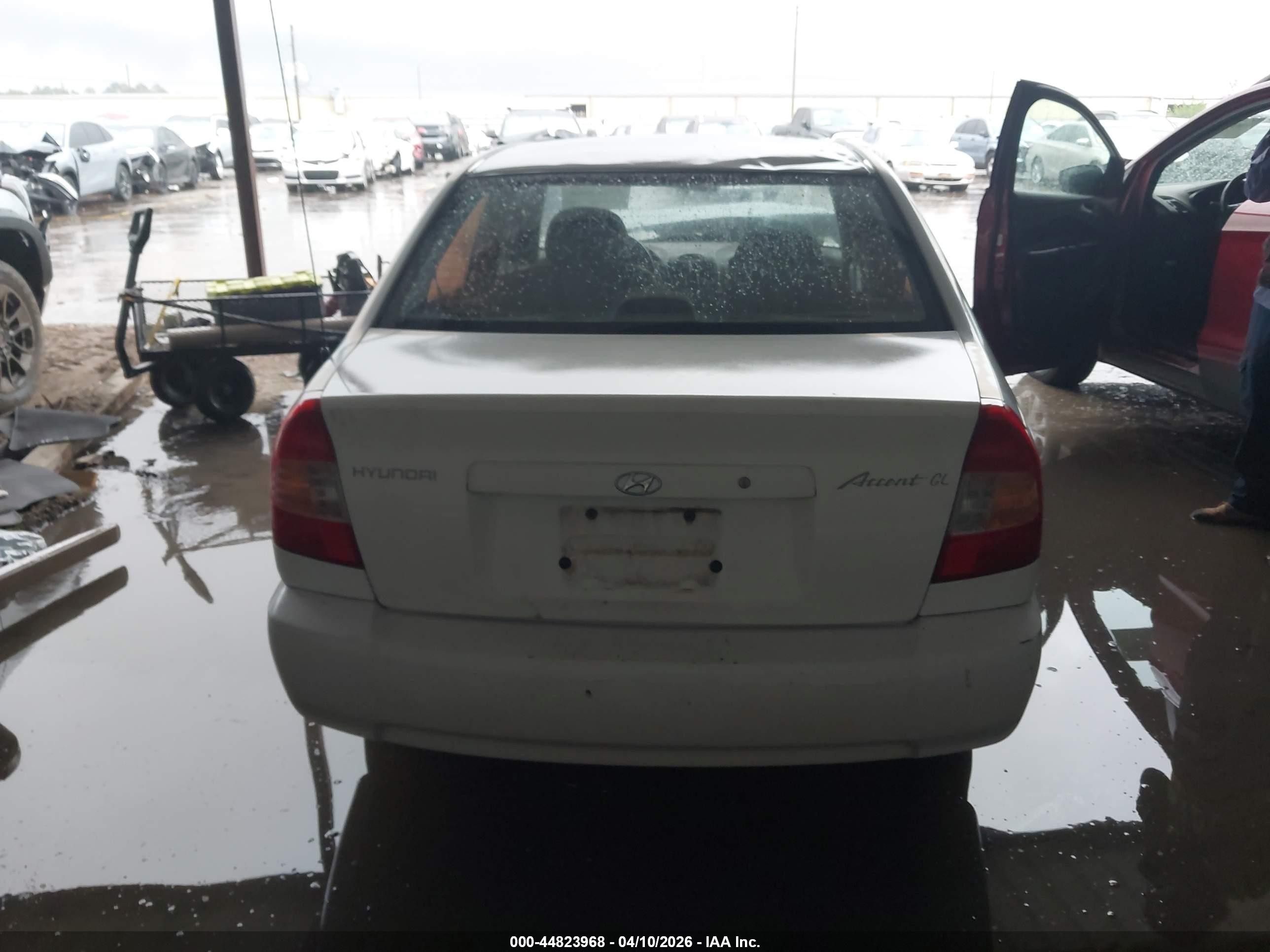 2001 Hyundai Accent Gl White vin: KMHCG45C41U248406