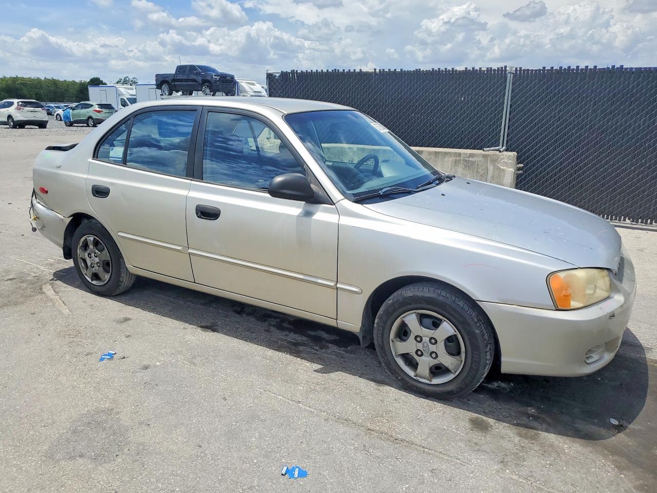 2002 Hyundai Accent Gl Silver vin: KMHCG45C42U308444