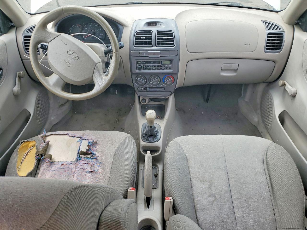 2002 Hyundai Accent Gl Tan vin: KMHCG45C42U389901