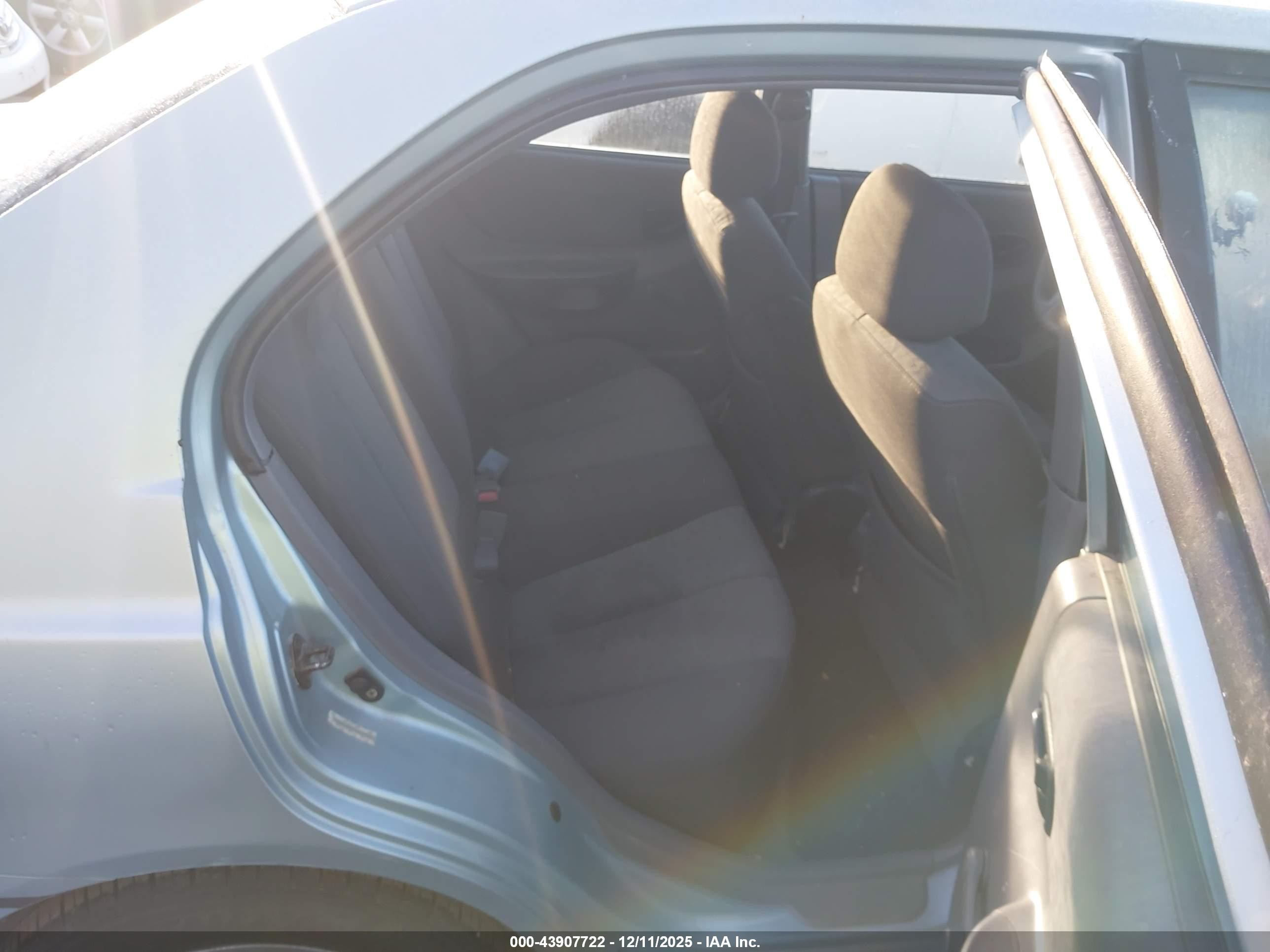 2004 Hyundai Accent Gl Silver vin: KMHCG45C44U499950