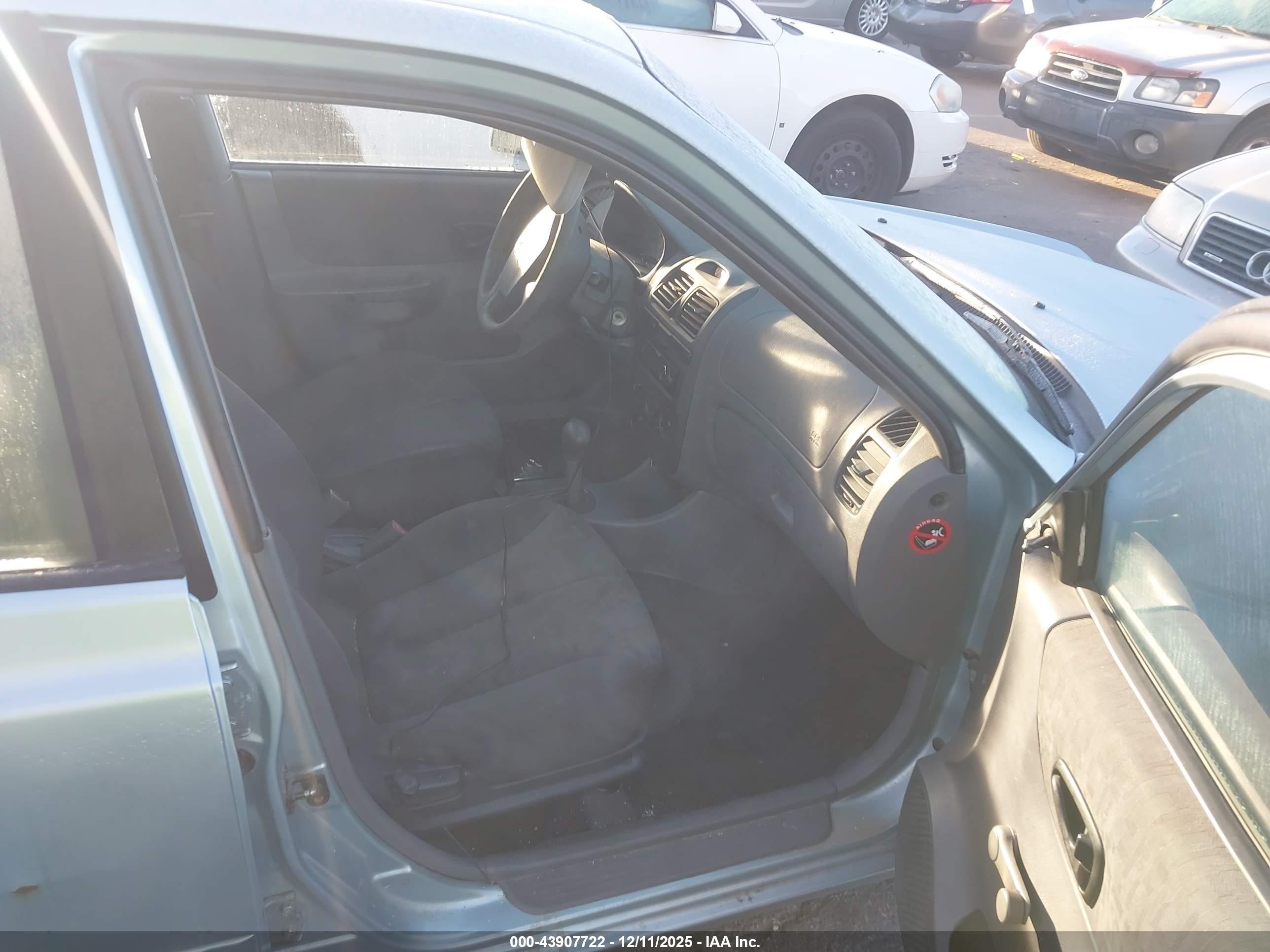 2004 Hyundai Accent Gl Silver vin: KMHCG45C44U499950