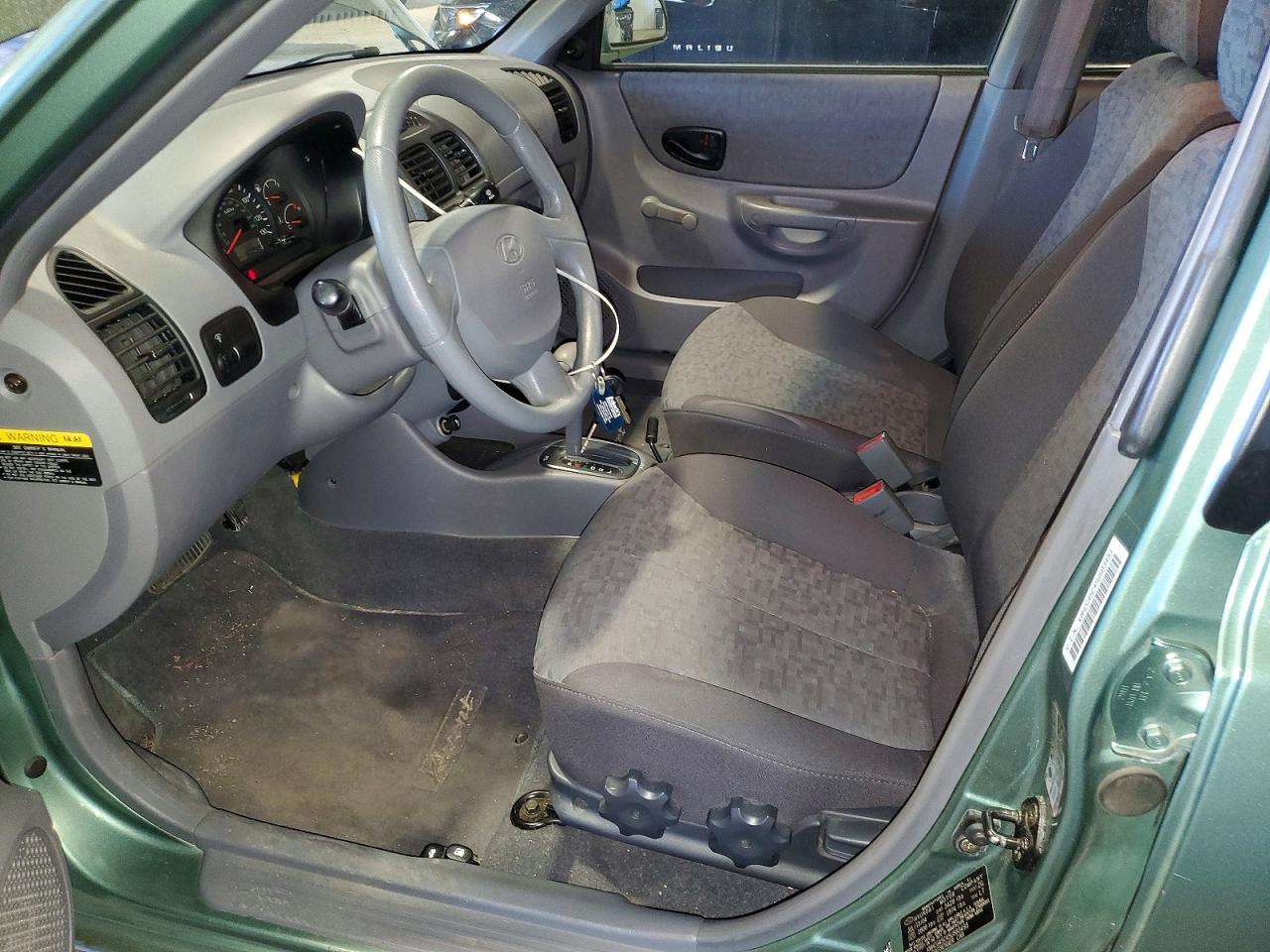 2005 Hyundai Accent Gl Green vin: KMHCG45C45U583493