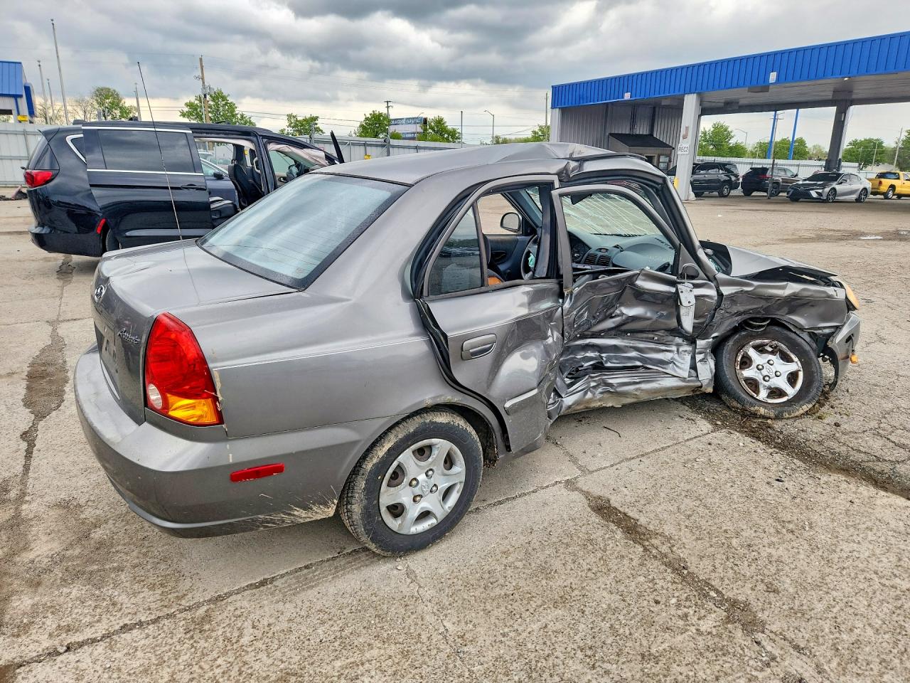 2005 Hyundai Accent Gl Gray vin: KMHCG45C45U613835