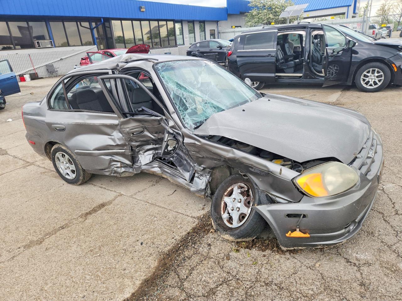2005 Hyundai Accent Gl Gray vin: KMHCG45C45U613835