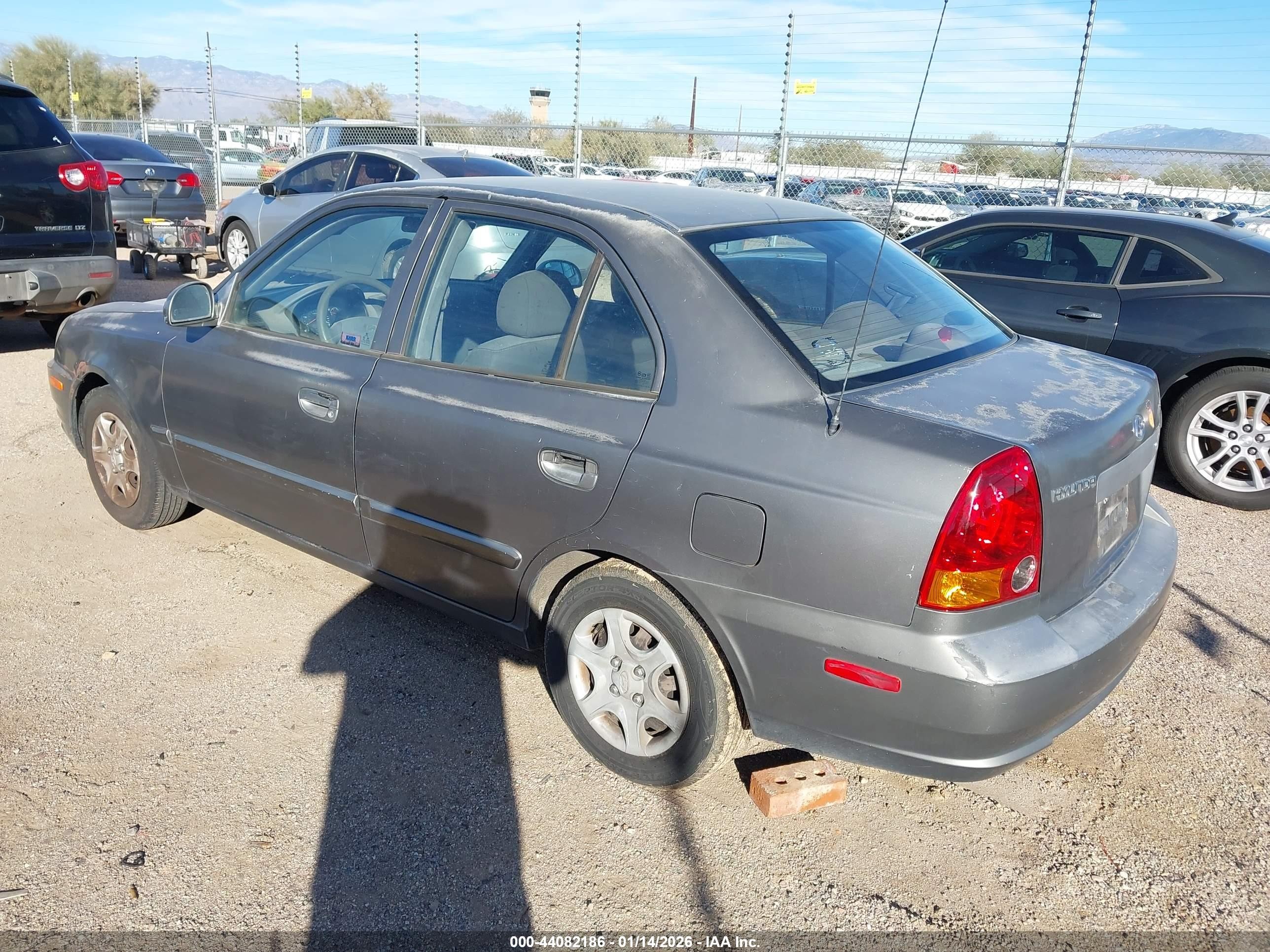 2004 Hyundai Accent Gl Gray vin: KMHCG45C74U569313
