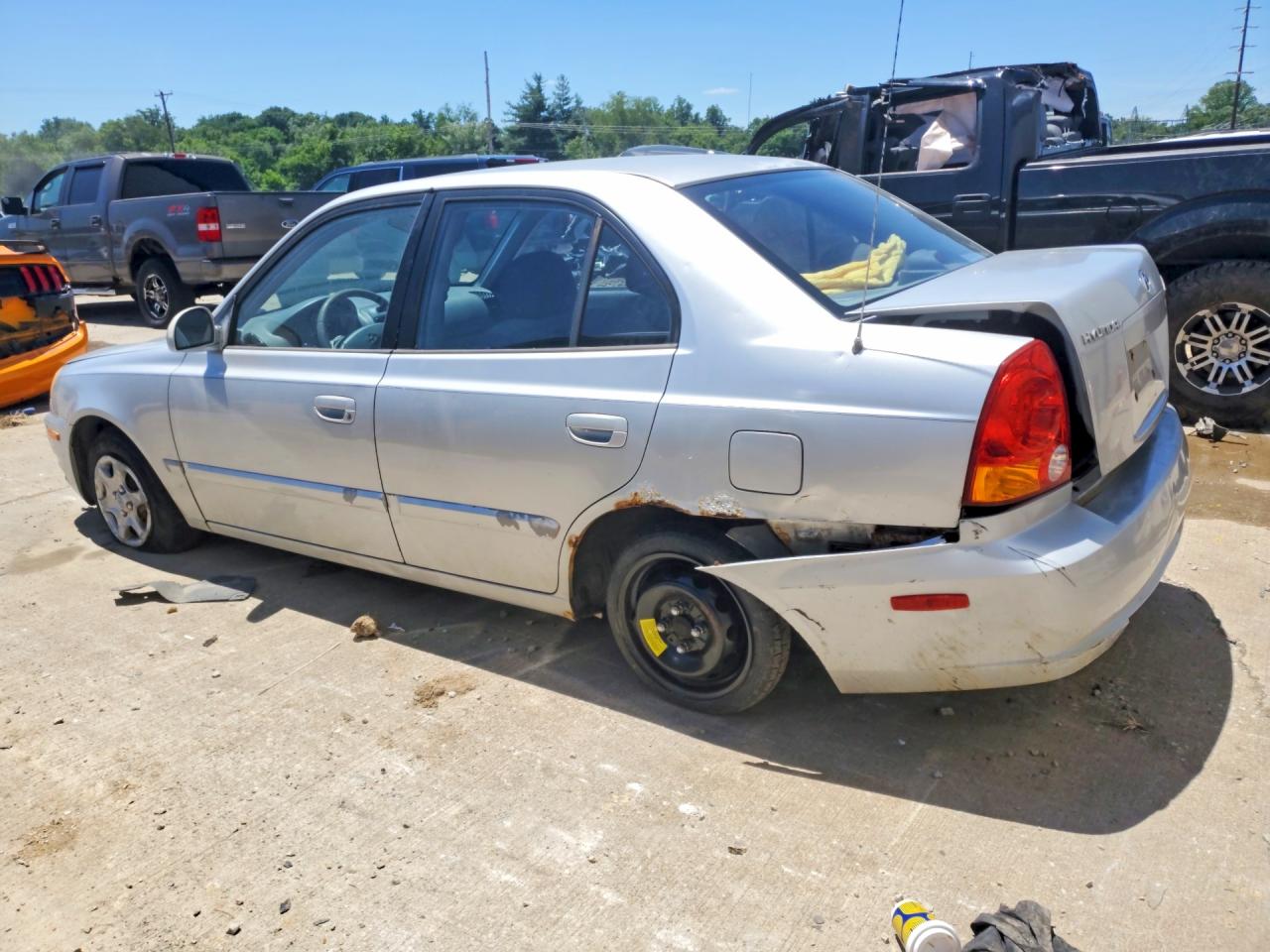 2005 Hyundai Accent Gl Silver vin: KMHCG45C75U661331