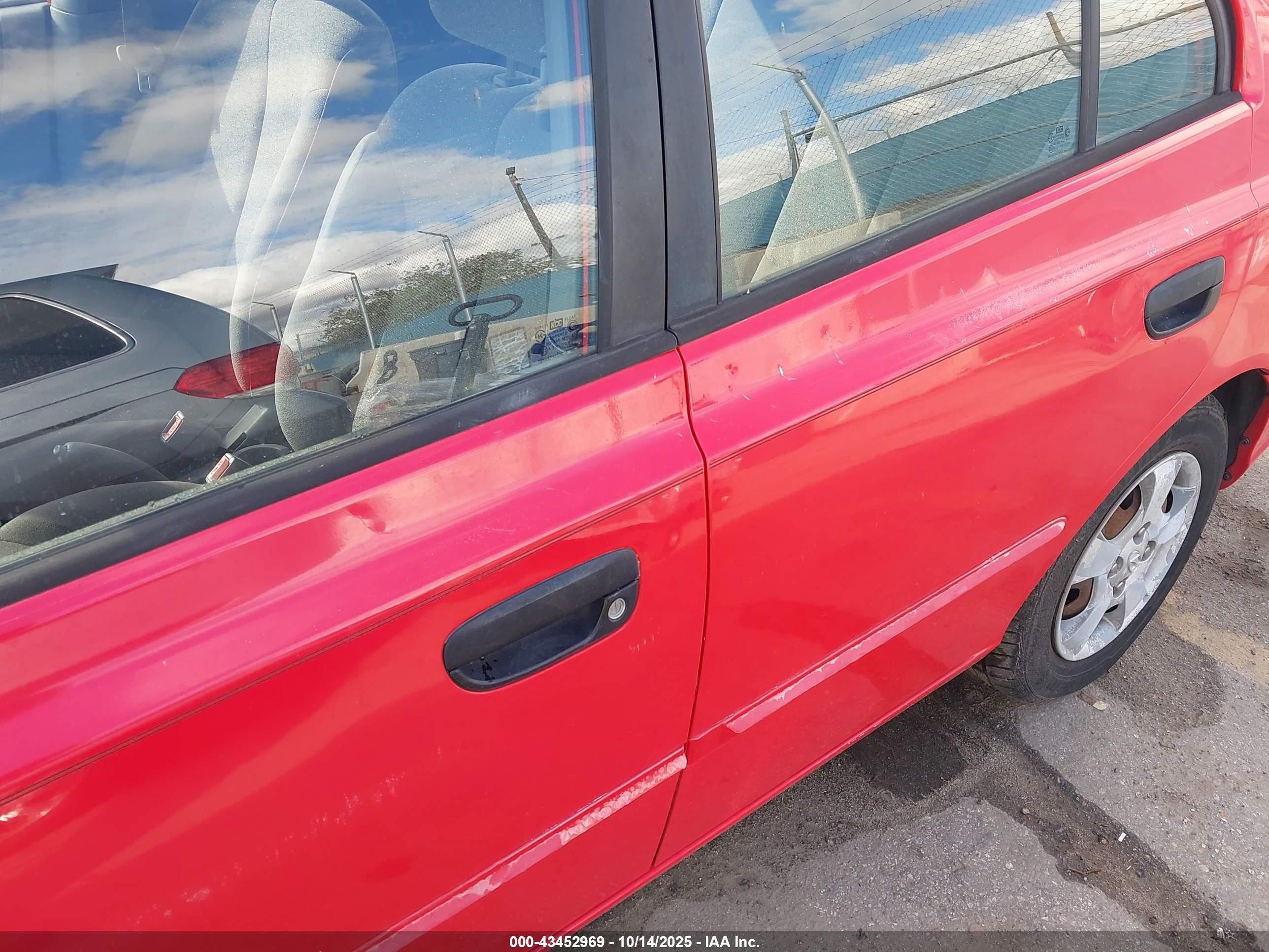 2001 Hyundai Accent Gl Красный vin: KMHCG45C81U244150