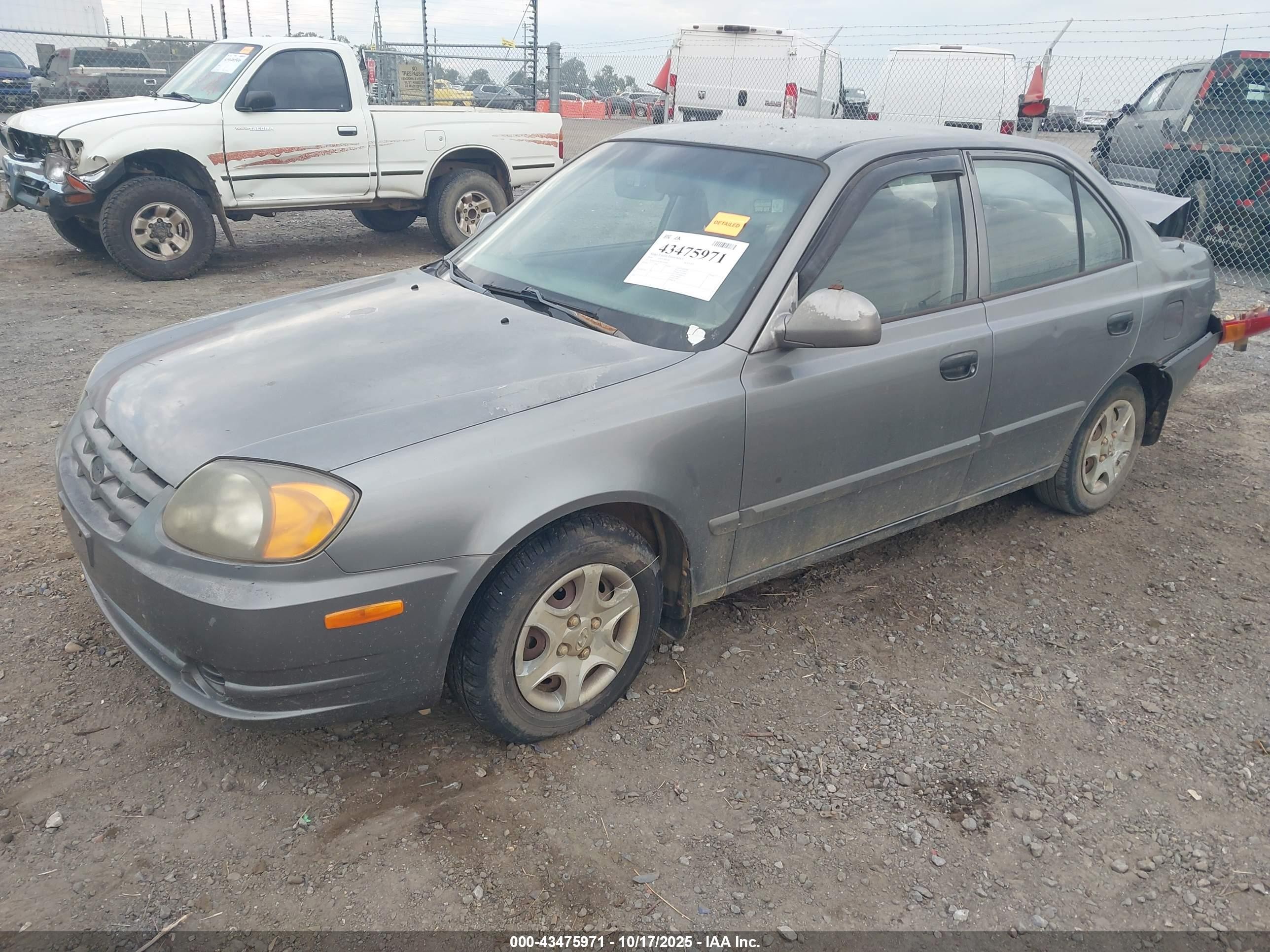 2004 Hyundai Accent Gl Серый vin: KMHCG45C84U516684