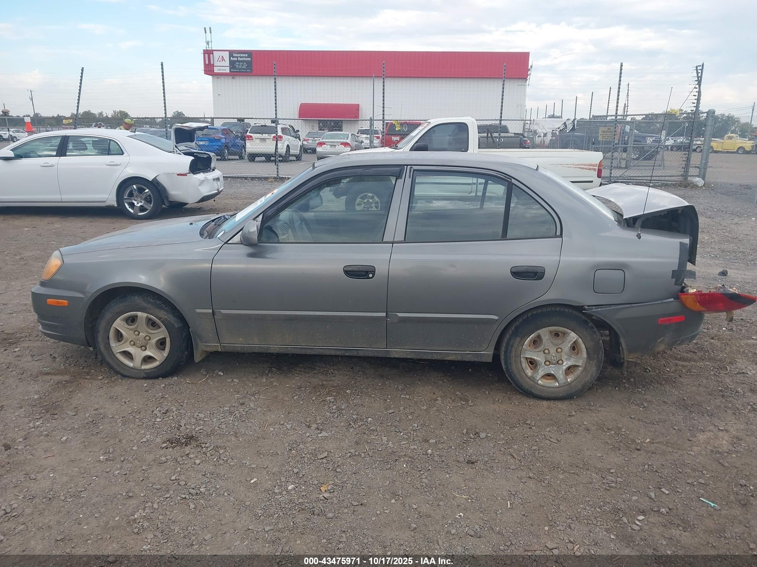 2004 Hyundai Accent Gl Серый vin: KMHCG45C84U516684