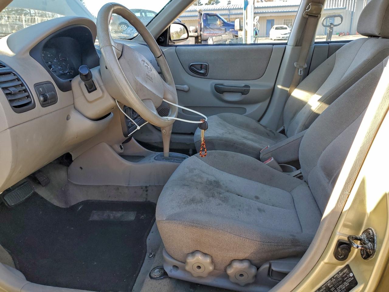 2001 Hyundai Accent Gl Beige vin: KMHCG45C91U173945