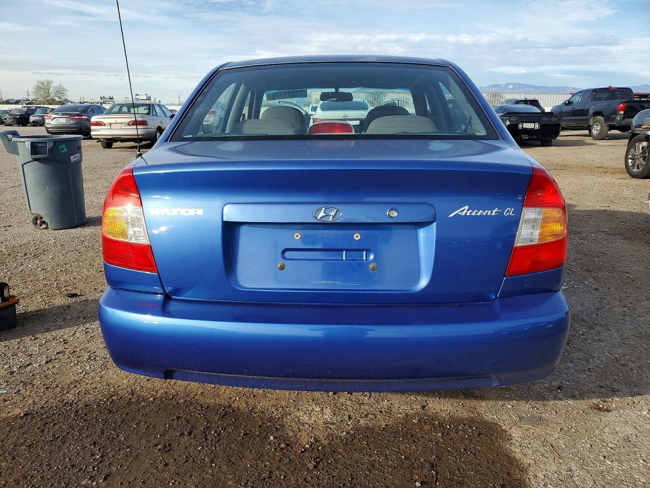 2001 Hyundai Accent Gl Blue vin: KMHCG45C91U206331
