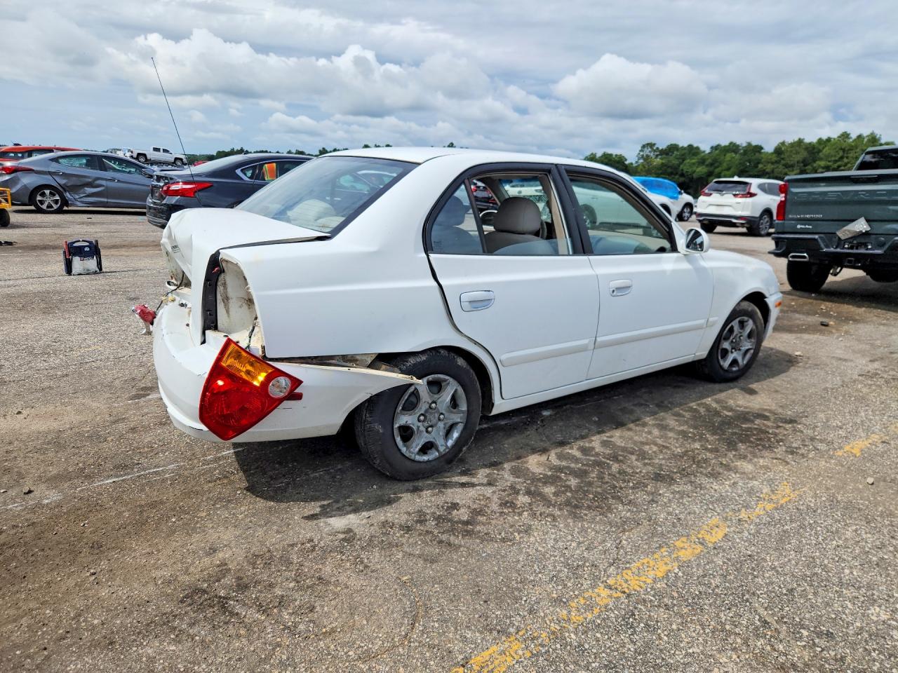 2003 Hyundai Accent Gl White vin: KMHCG45C93U466618