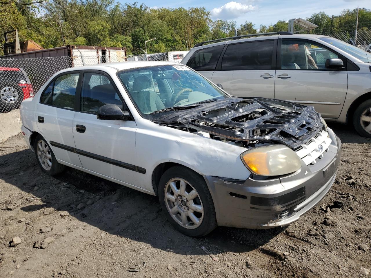 2004 Hyundai Accent Gl White vin: KMHCG45C94U500705