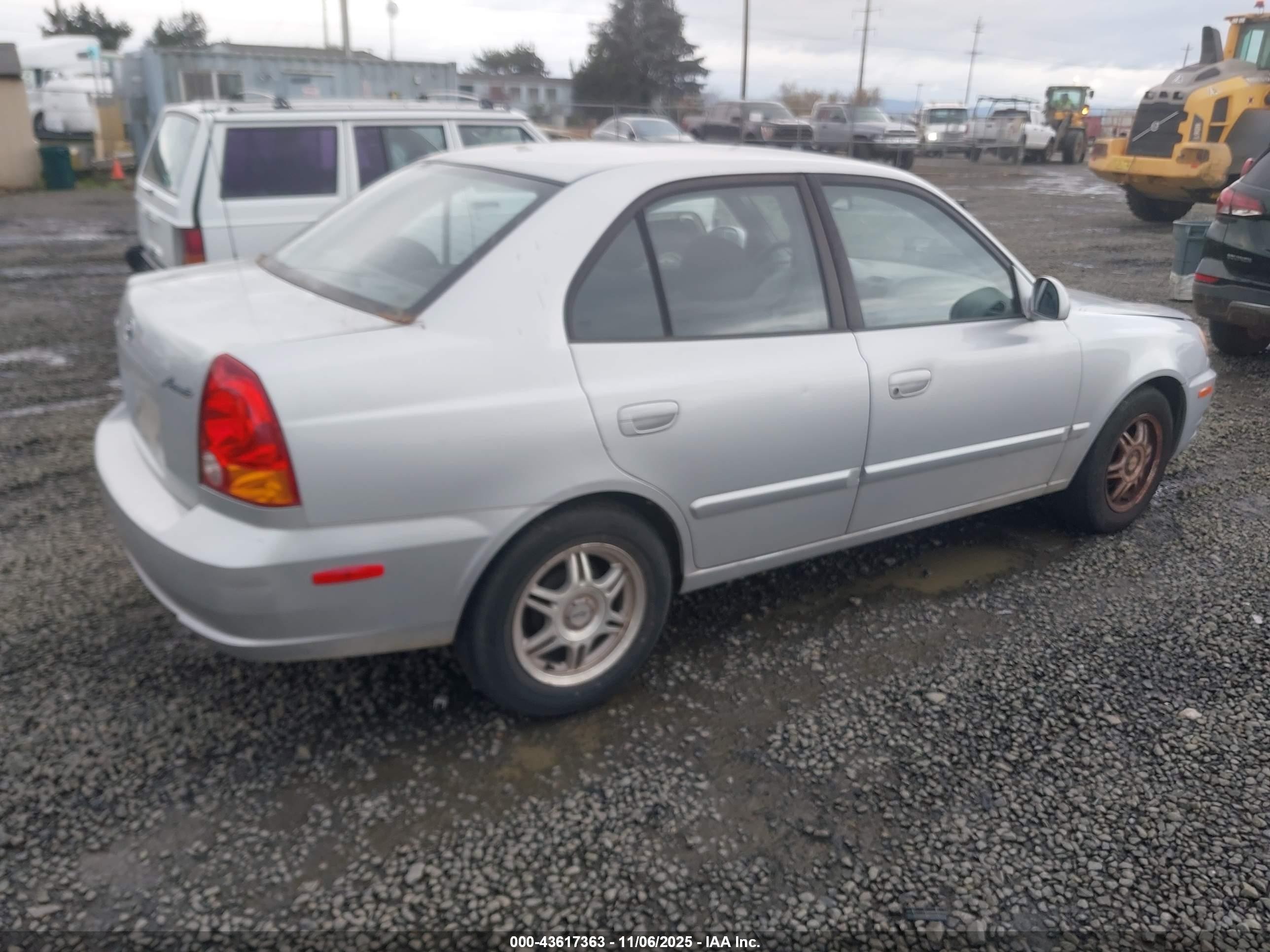 2004 Hyundai Accent Gl Silver vin: KMHCG45C94U509243