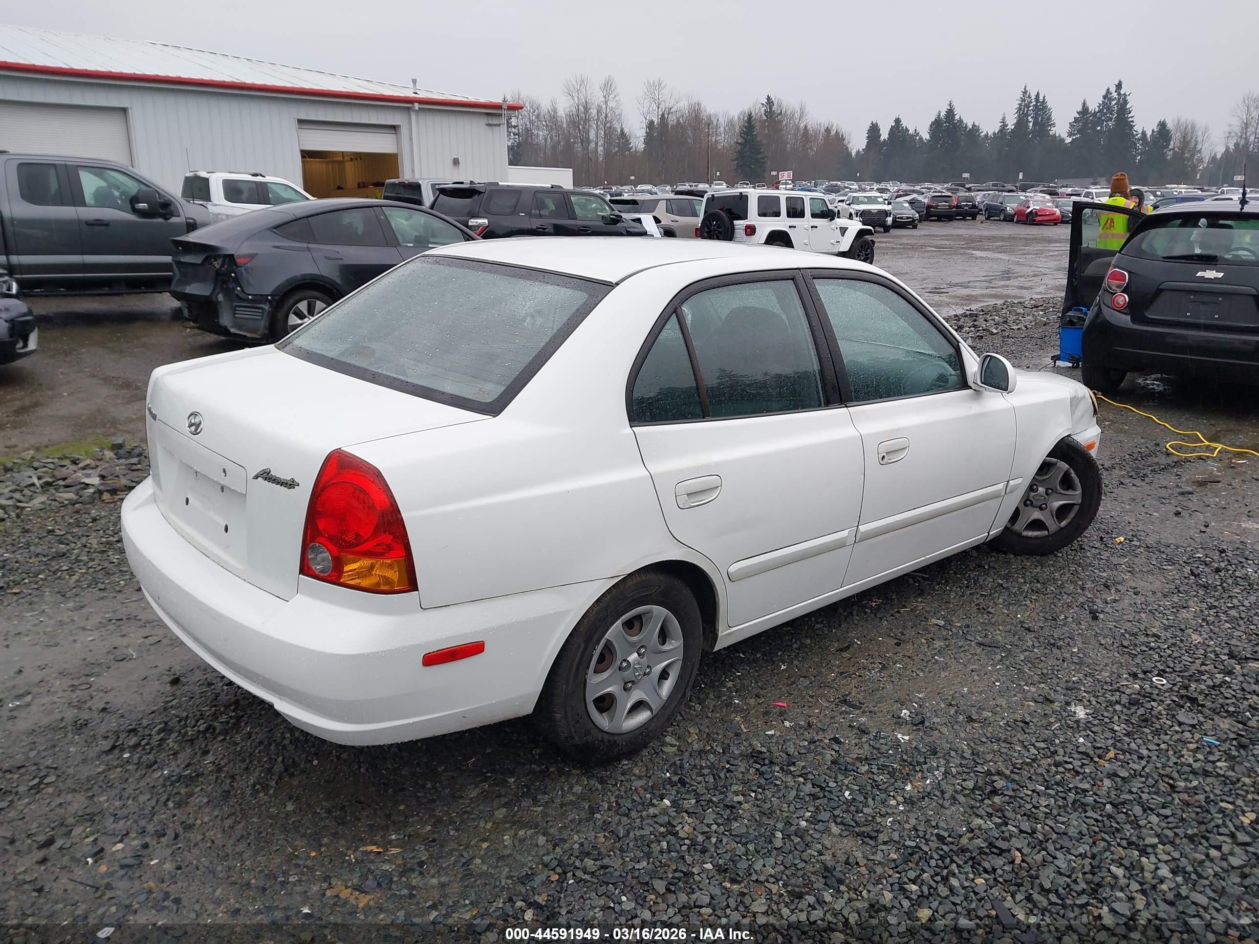 2004 Hyundai Accent Gl White vin: KMHCG45C94U546082