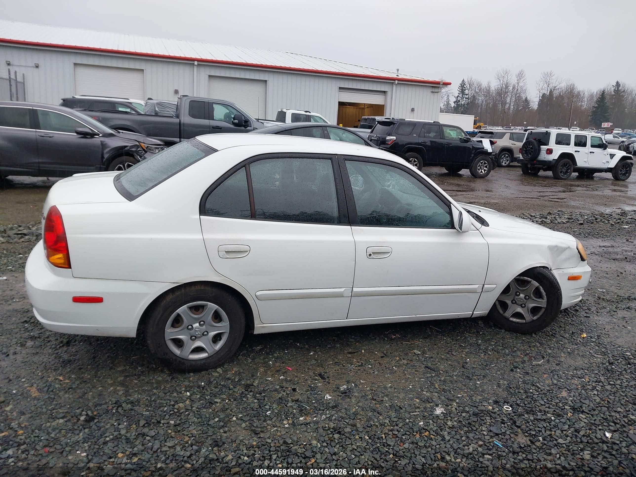 2004 Hyundai Accent Gl White vin: KMHCG45C94U546082