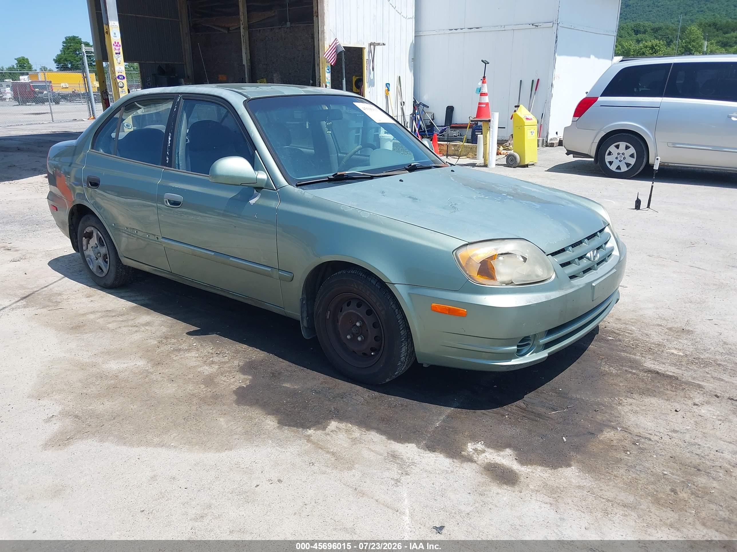 2005 Hyundai Accent Gls Green vin: KMHCG45C95U616147