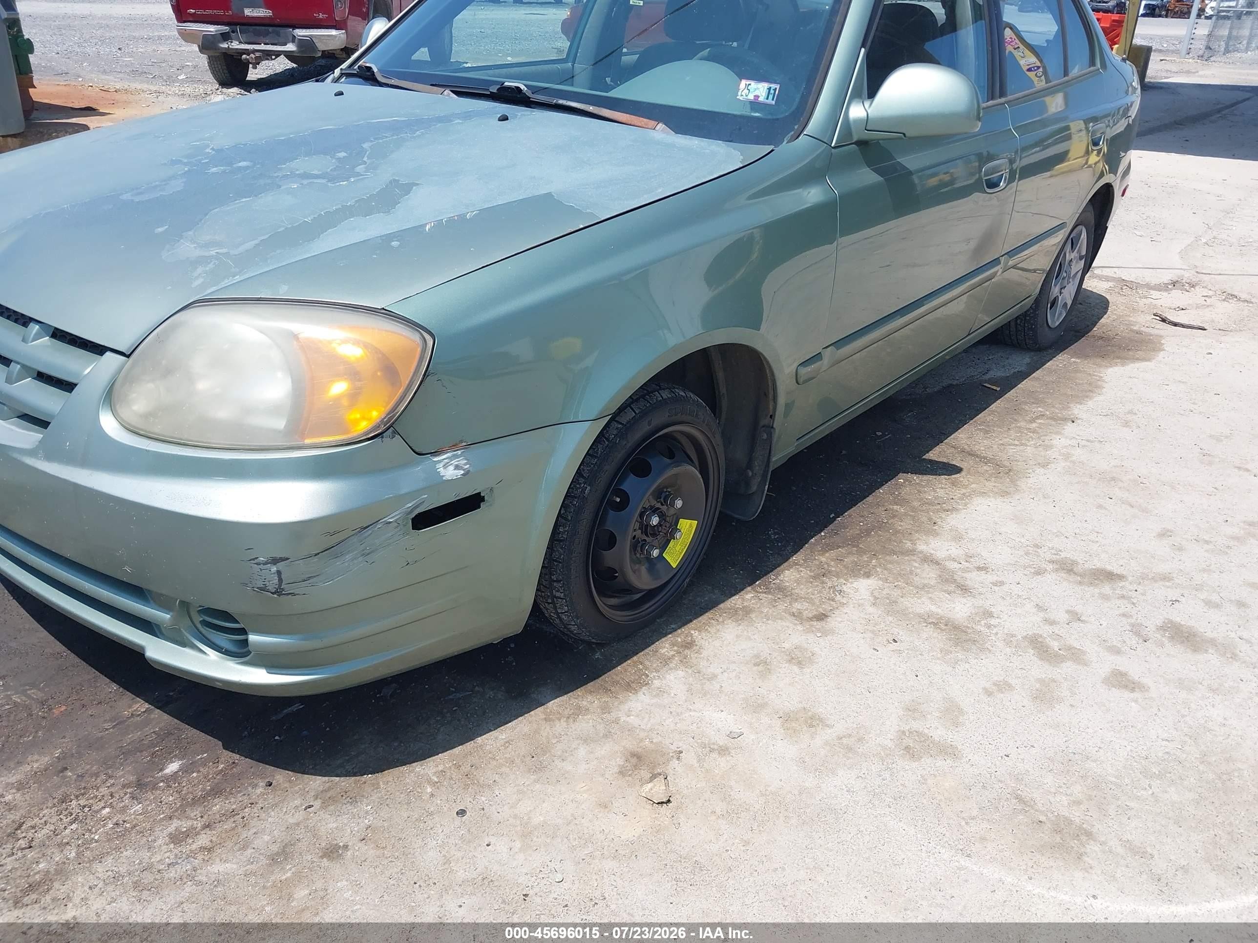 2005 Hyundai Accent Gls Green vin: KMHCG45C95U616147