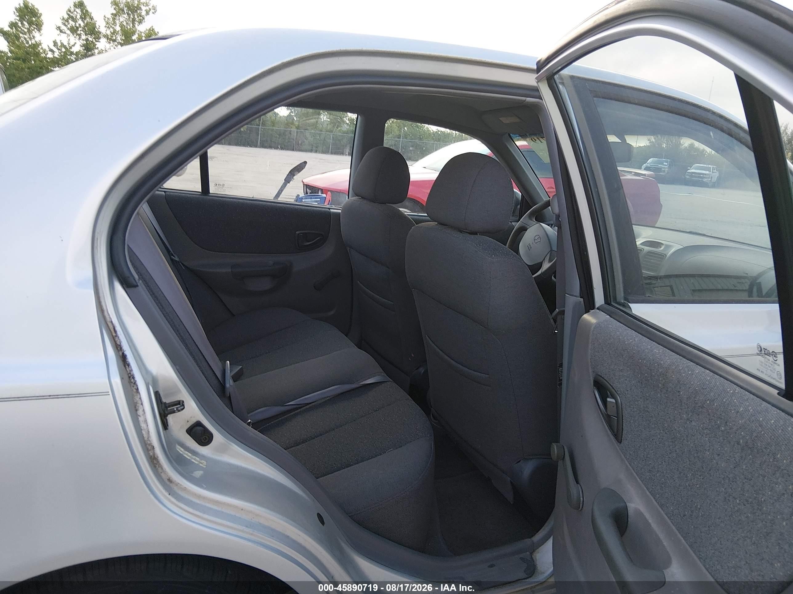 2002 Hyundai Accent Gl Beige vin: KMHCG45CX2U377168