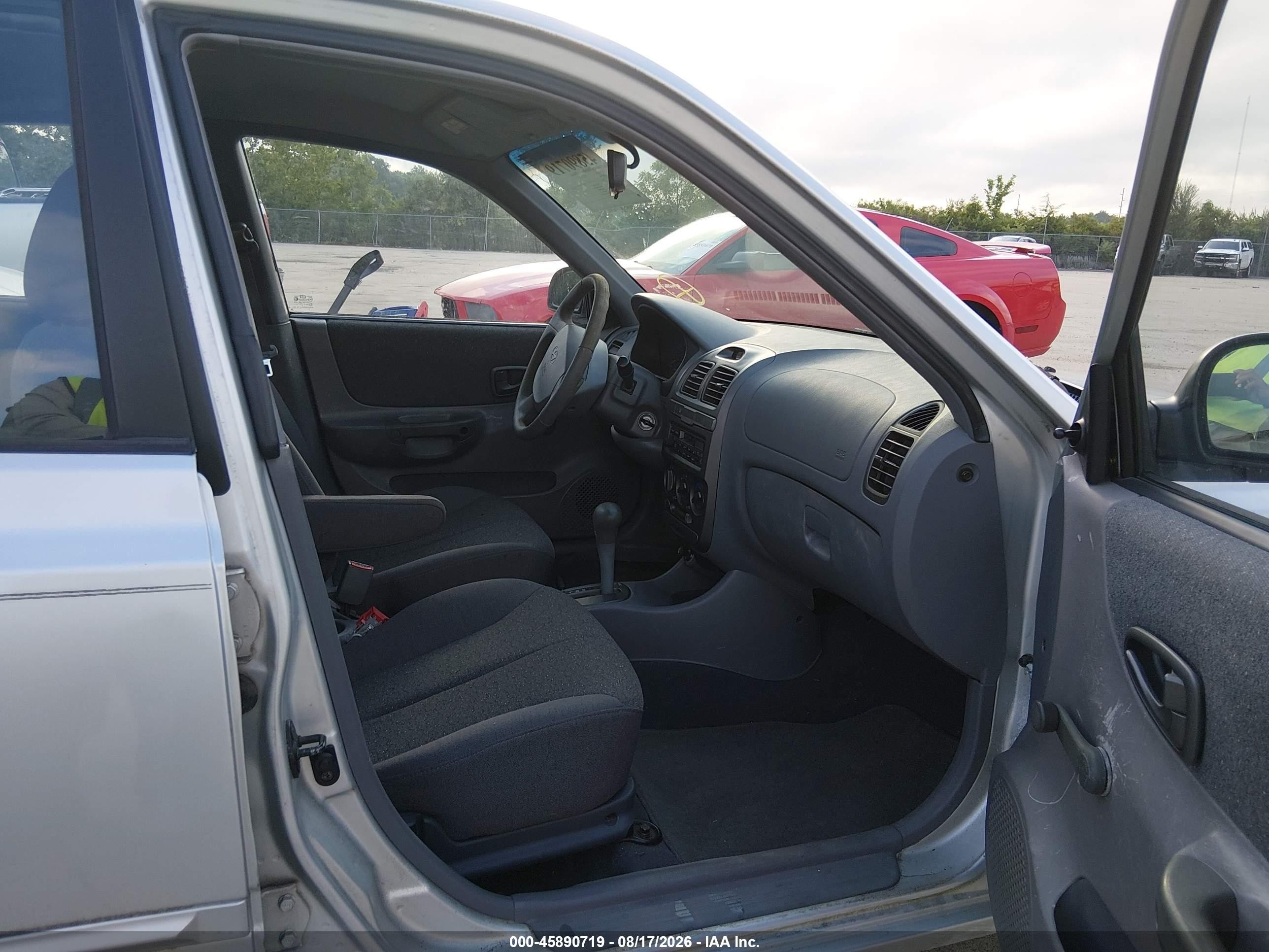 2002 Hyundai Accent Gl Beige vin: KMHCG45CX2U377168