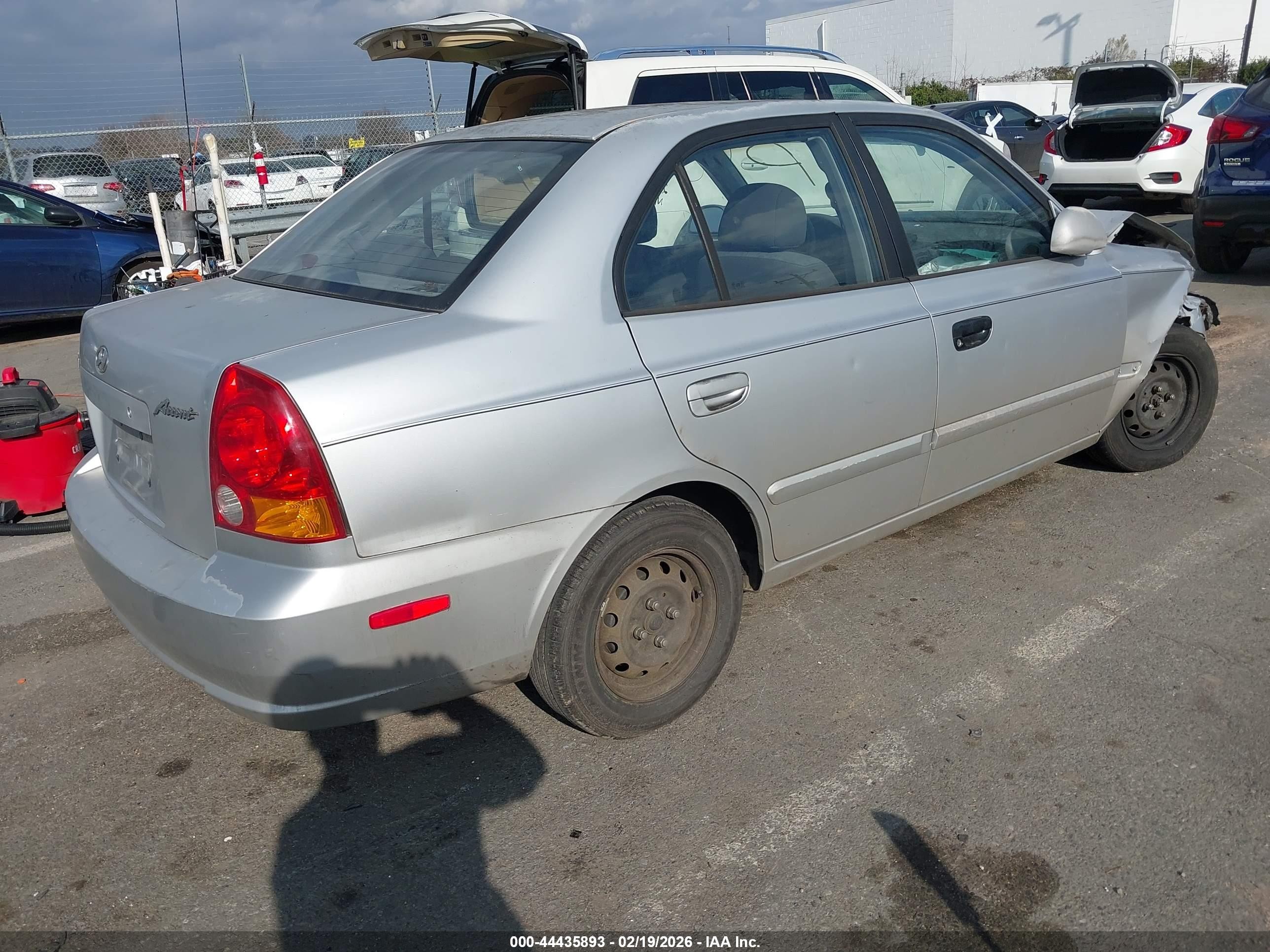 2004 Hyundai Accent Gl Silver vin: KMHCG45CX4U499189