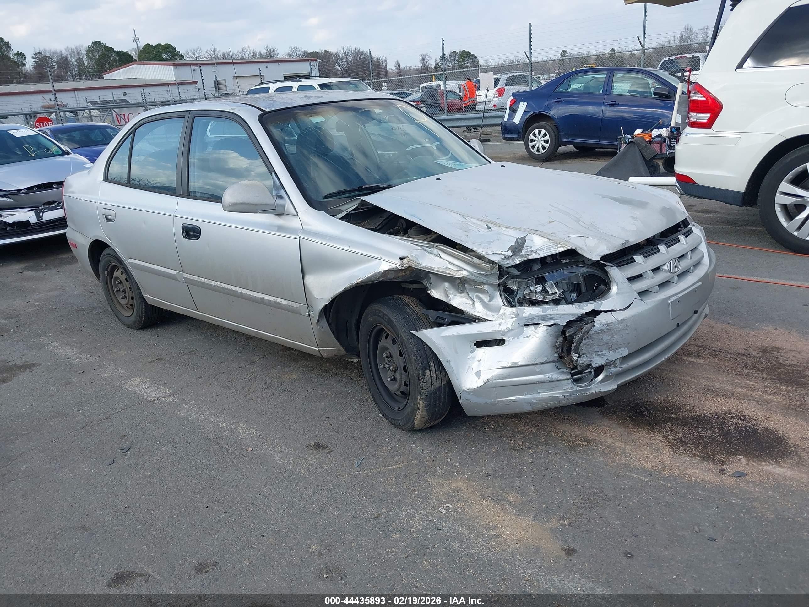2004 Hyundai Accent Gl Silver vin: KMHCG45CX4U499189