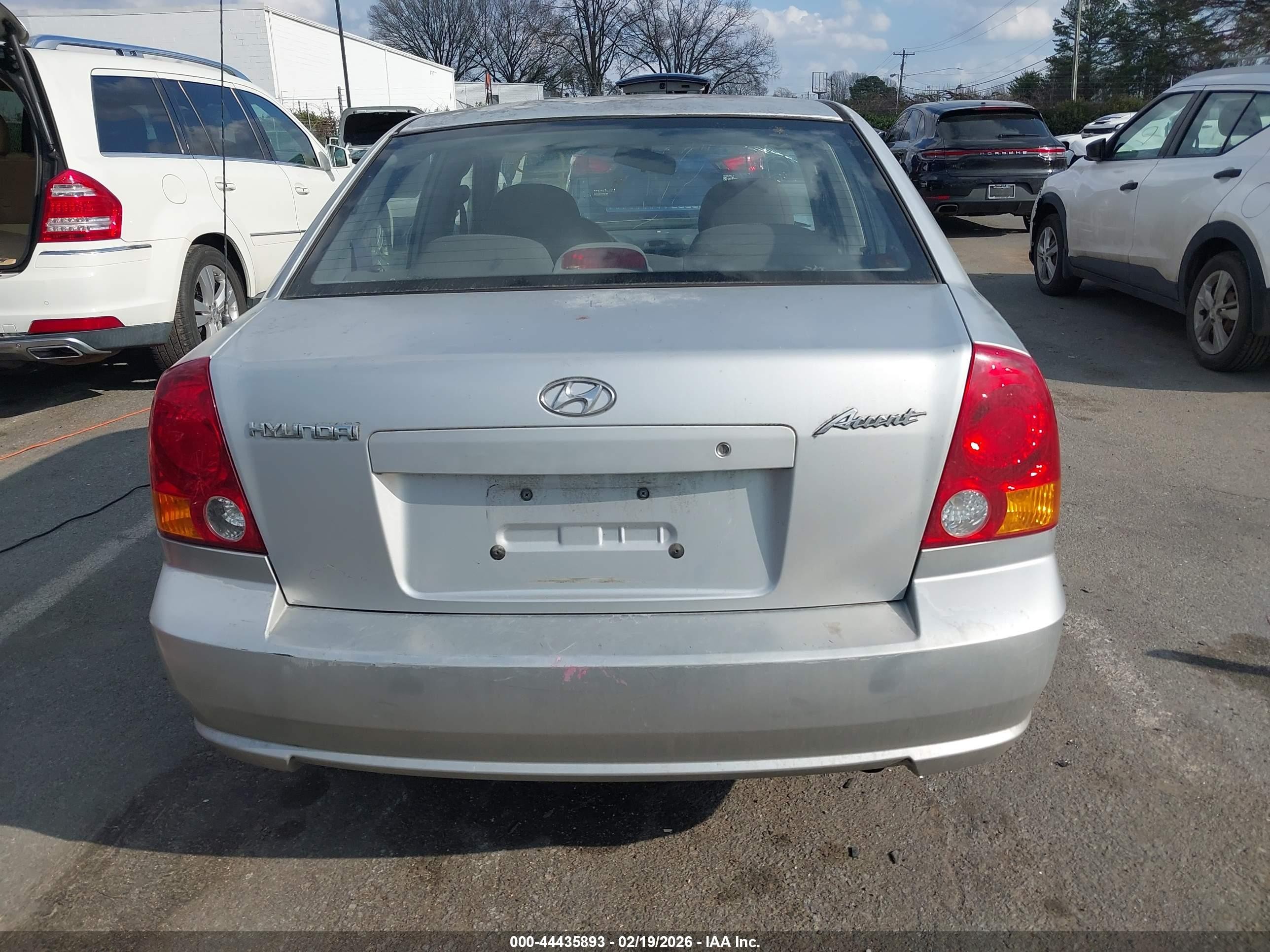 2004 Hyundai Accent Gl Silver vin: KMHCG45CX4U499189