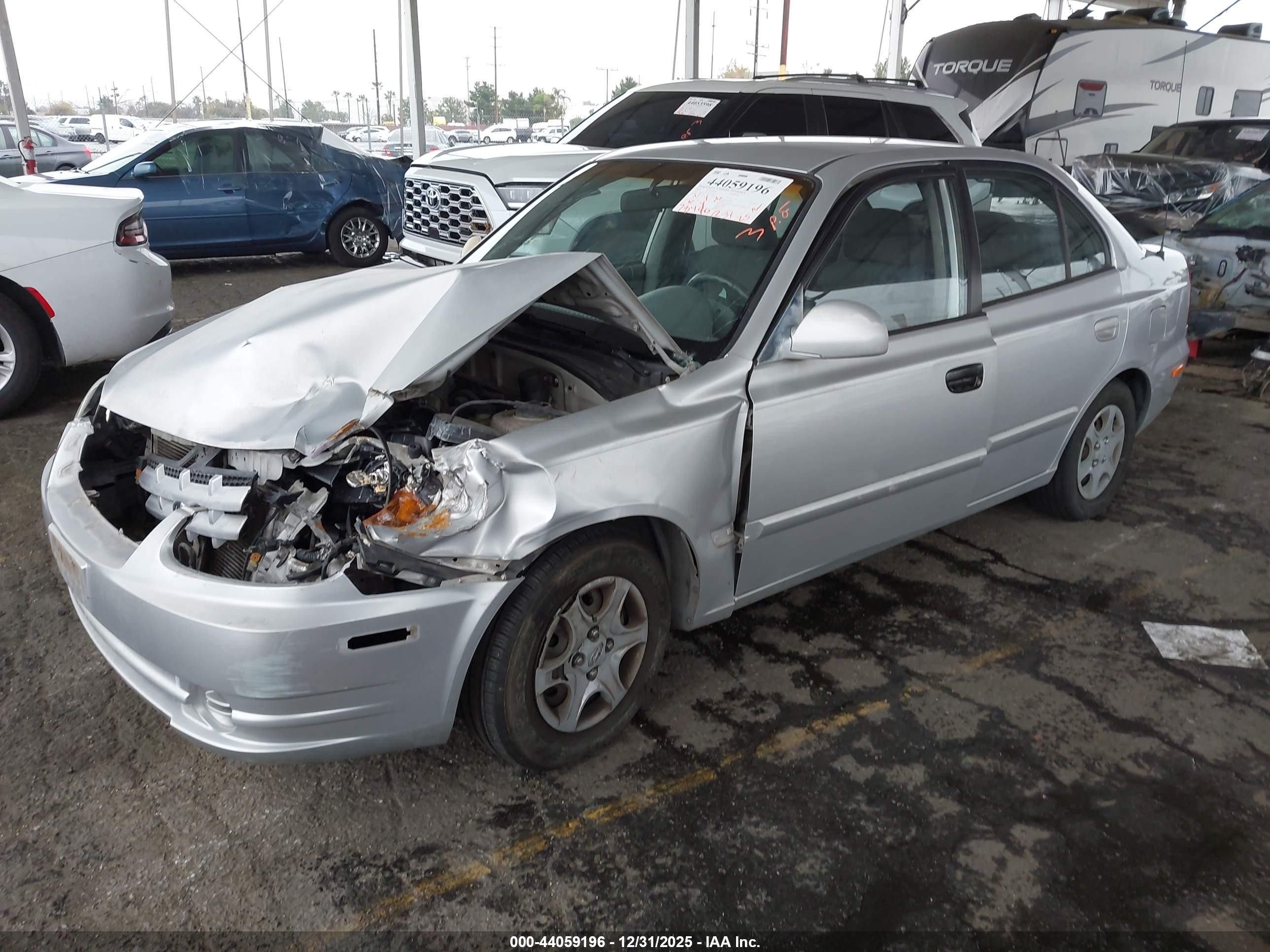 2004 Hyundai Accent Gl Серебряный vin: KMHCG45CX4U534507