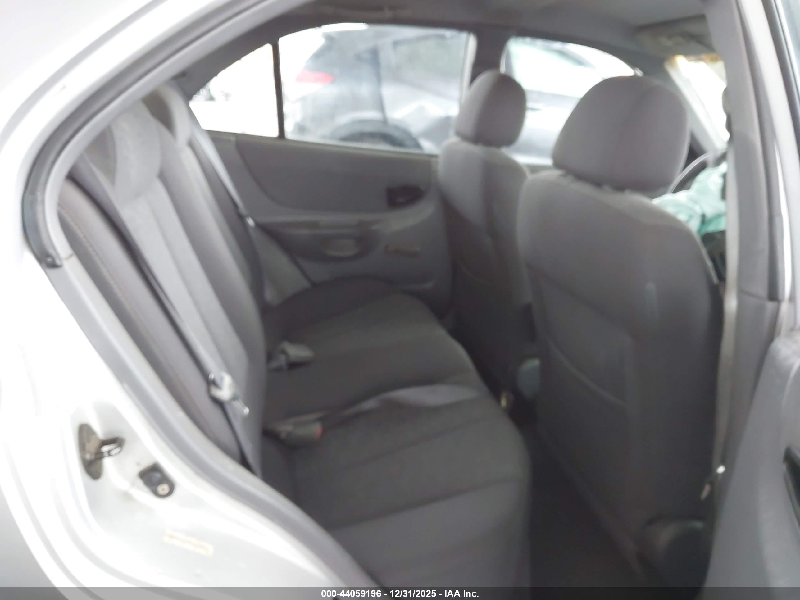 2004 Hyundai Accent Gl Серебряный vin: KMHCG45CX4U534507