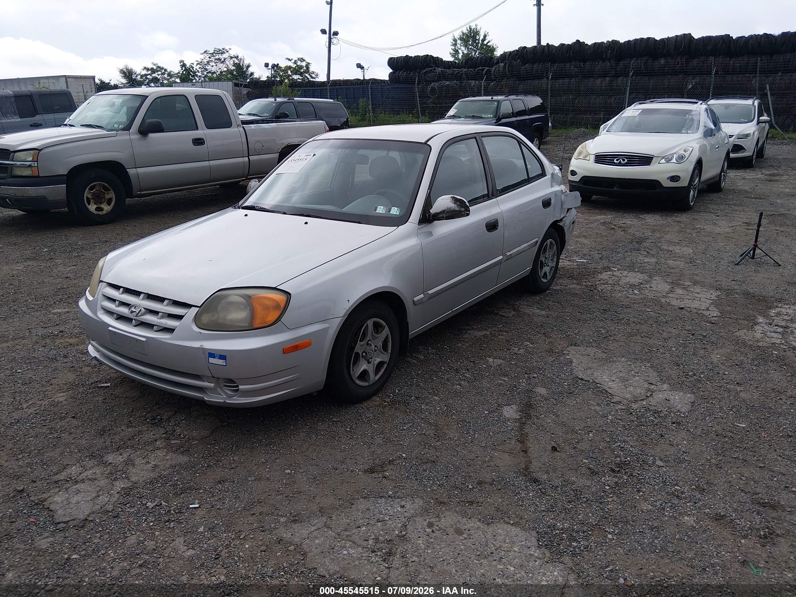 2005 Hyundai Accent Gls Silver vin: KMHCG45CX5U592862