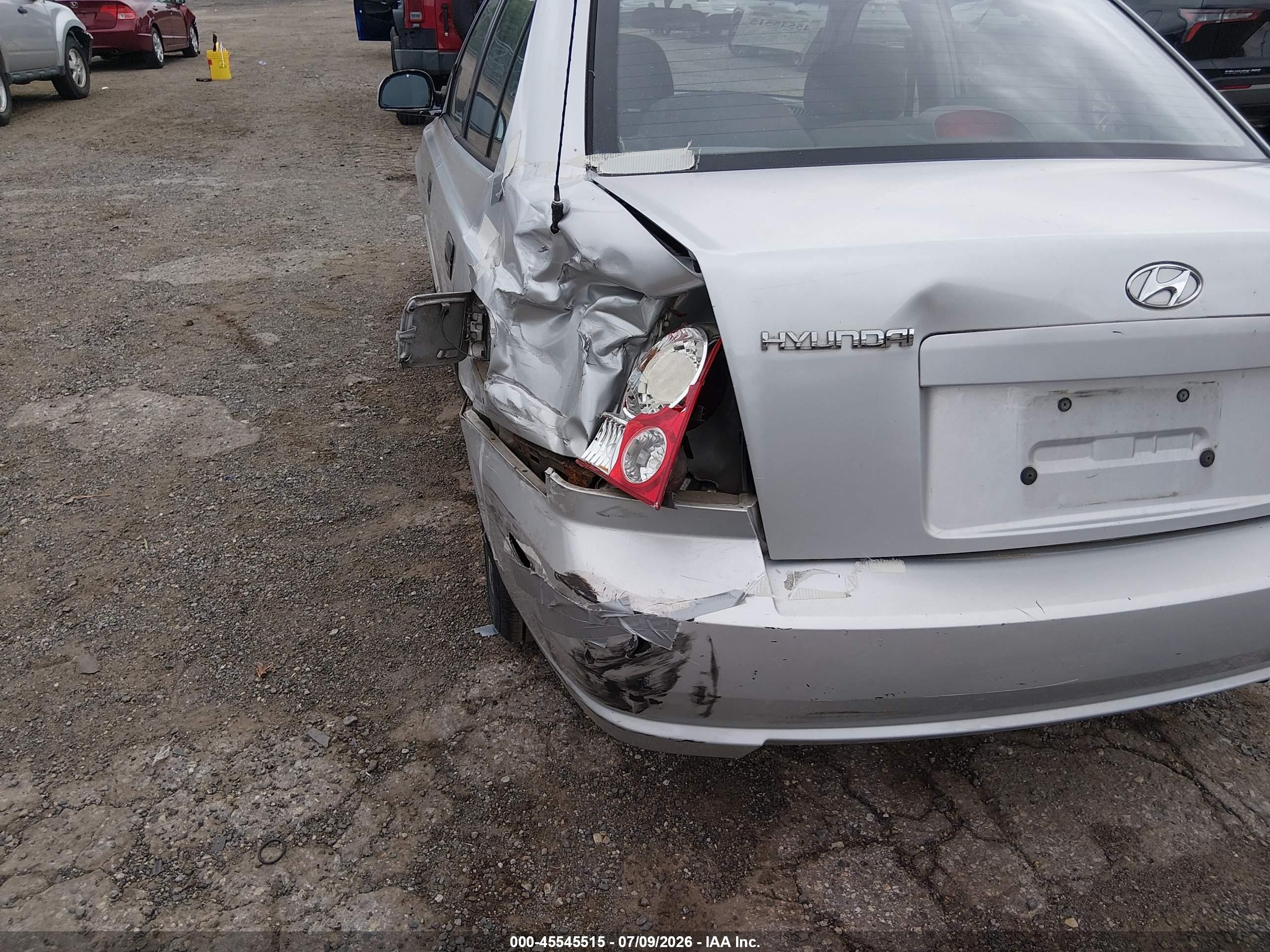 2005 Hyundai Accent Gls Silver vin: KMHCG45CX5U592862