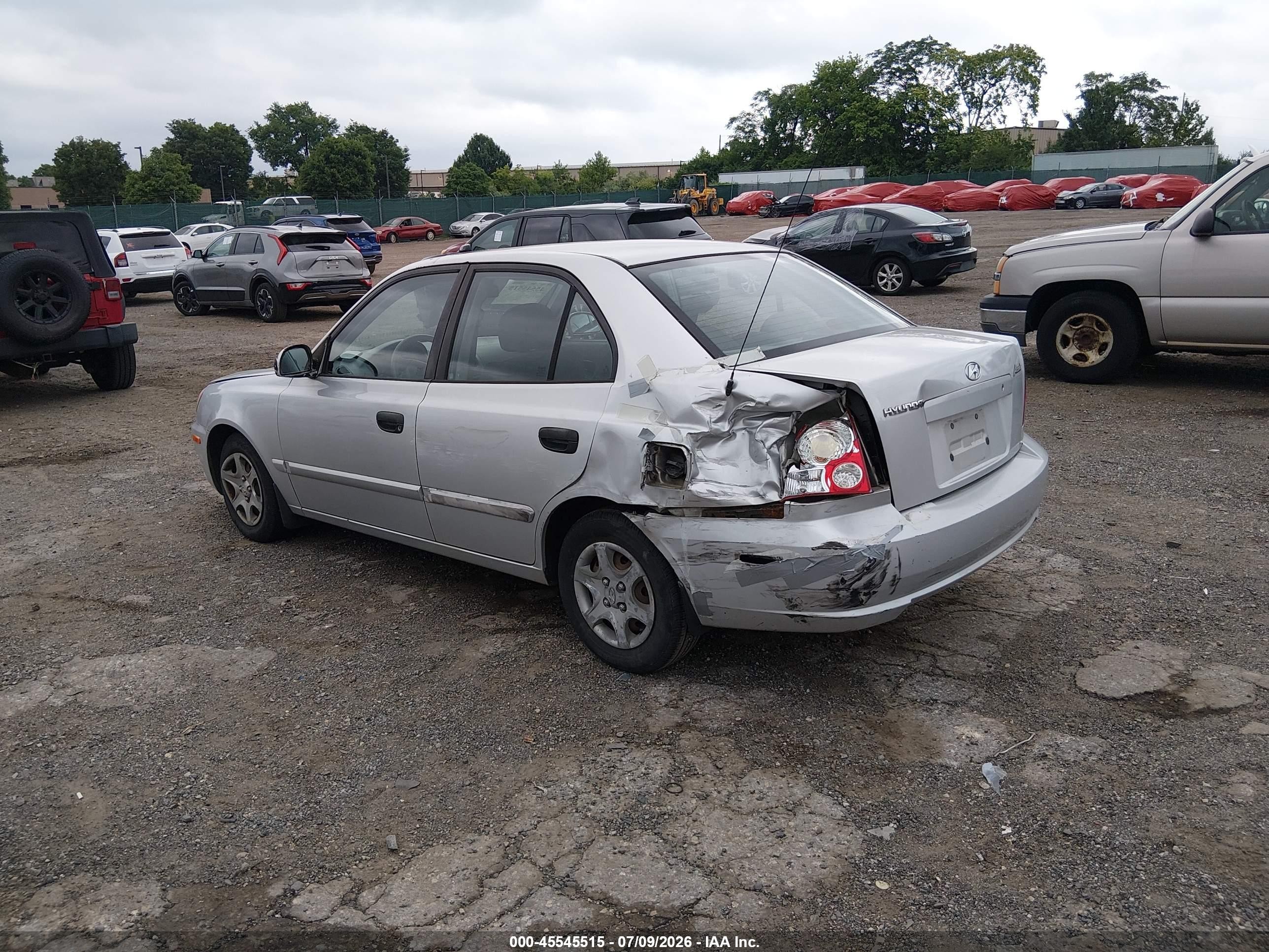 2005 Hyundai Accent Gls Silver vin: KMHCG45CX5U592862