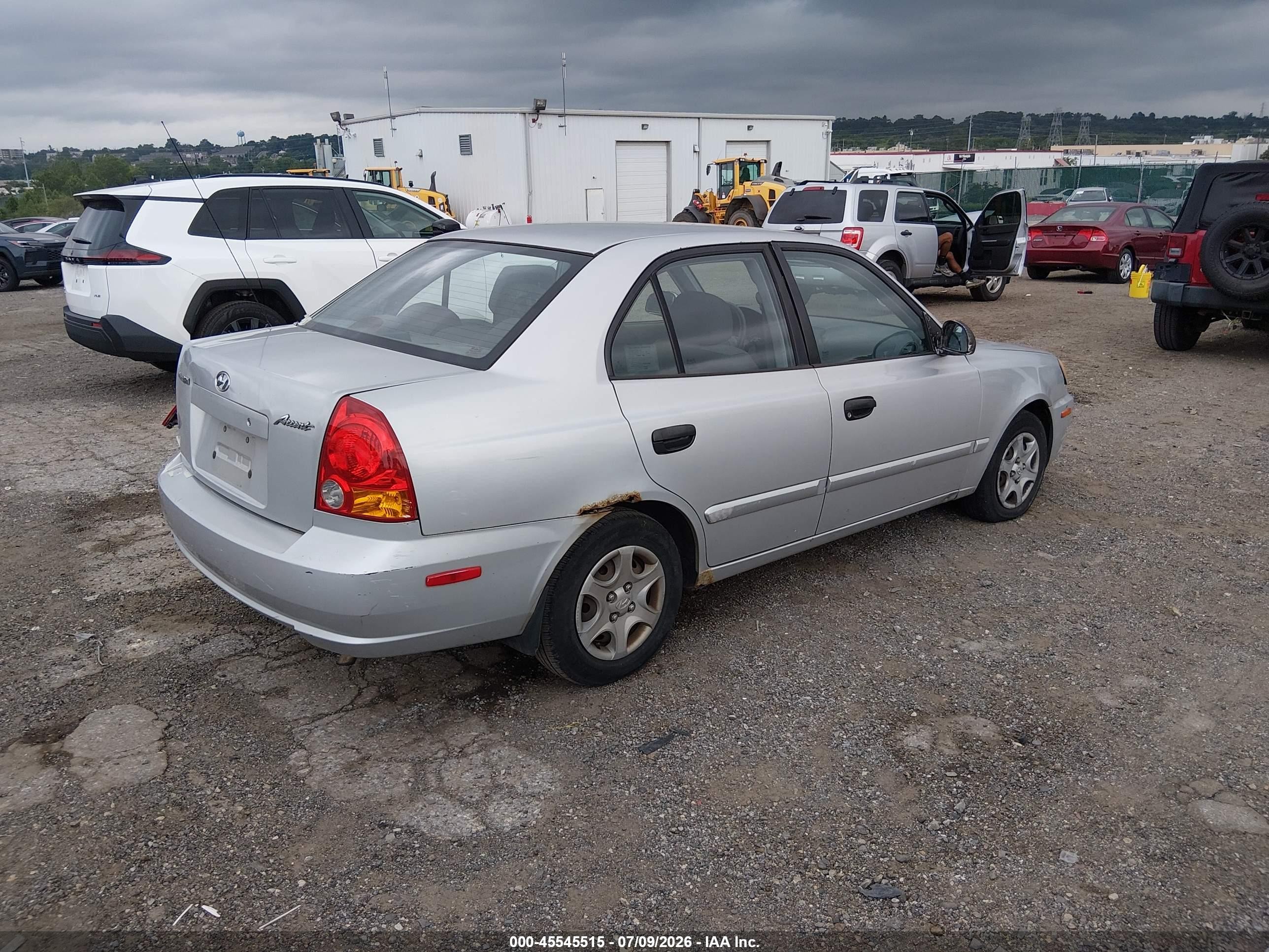 2005 Hyundai Accent Gls Silver vin: KMHCG45CX5U592862