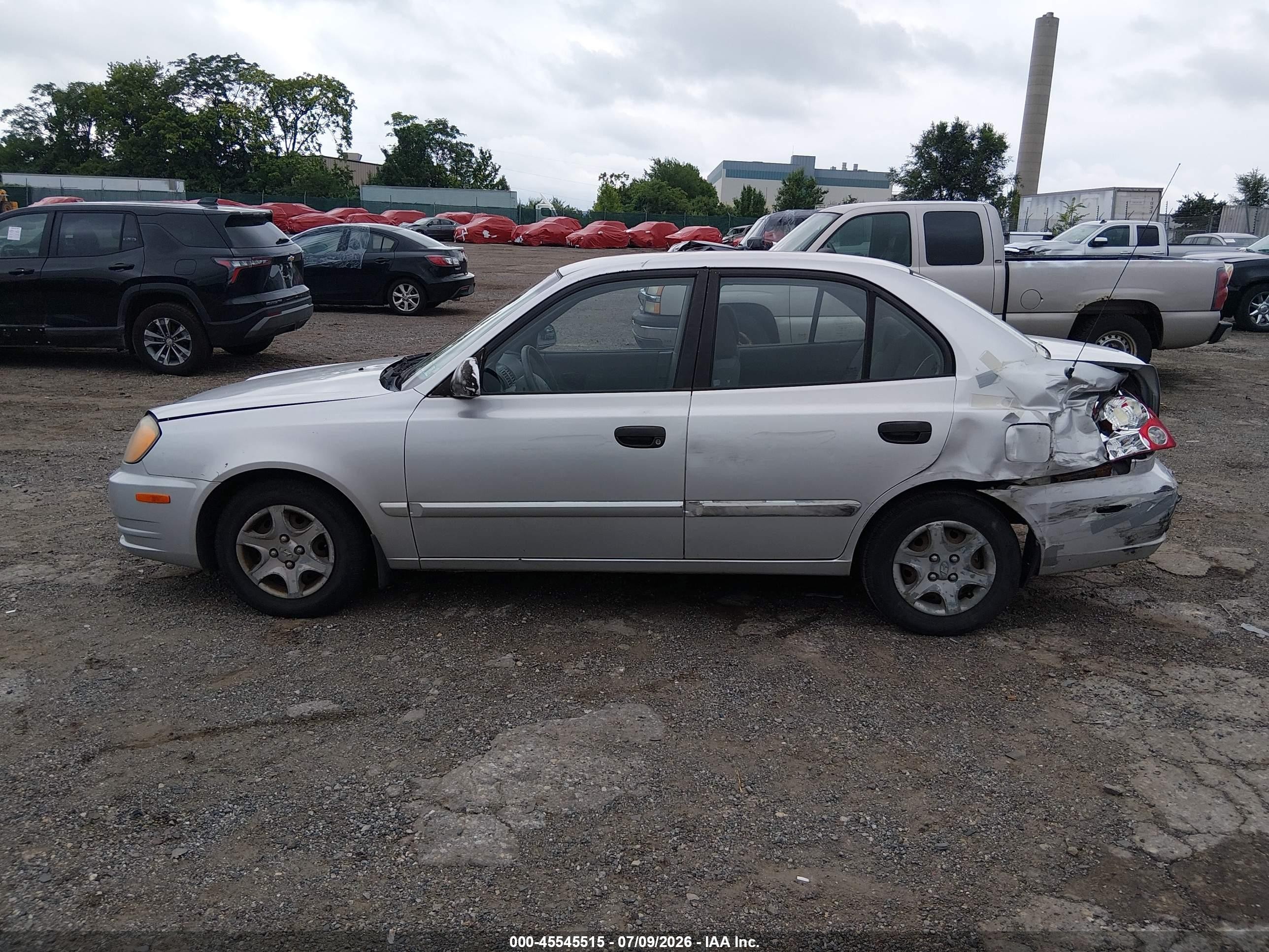 2005 Hyundai Accent Gls Silver vin: KMHCG45CX5U592862