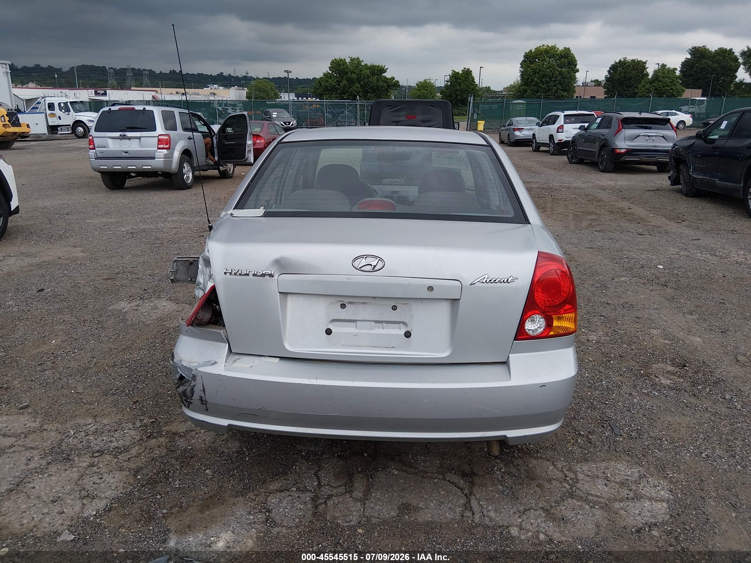2005 Hyundai Accent Gls Silver vin: KMHCG45CX5U592862