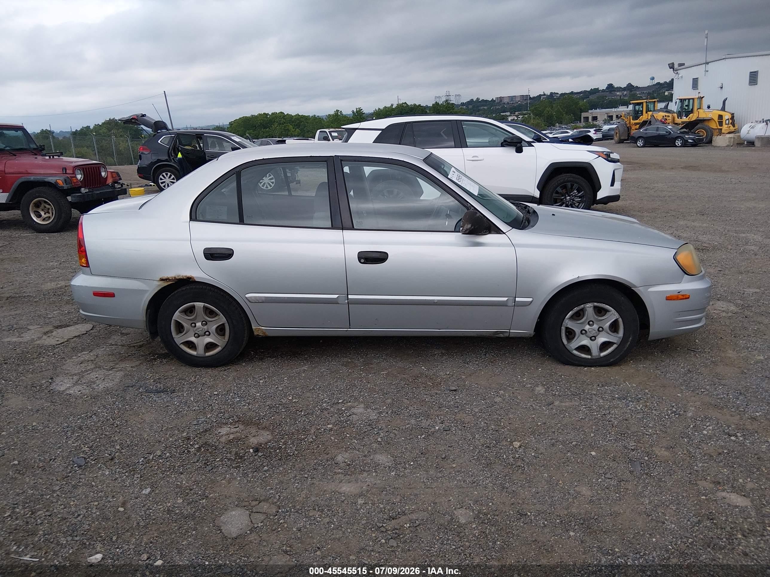 2005 Hyundai Accent Gls Silver vin: KMHCG45CX5U592862