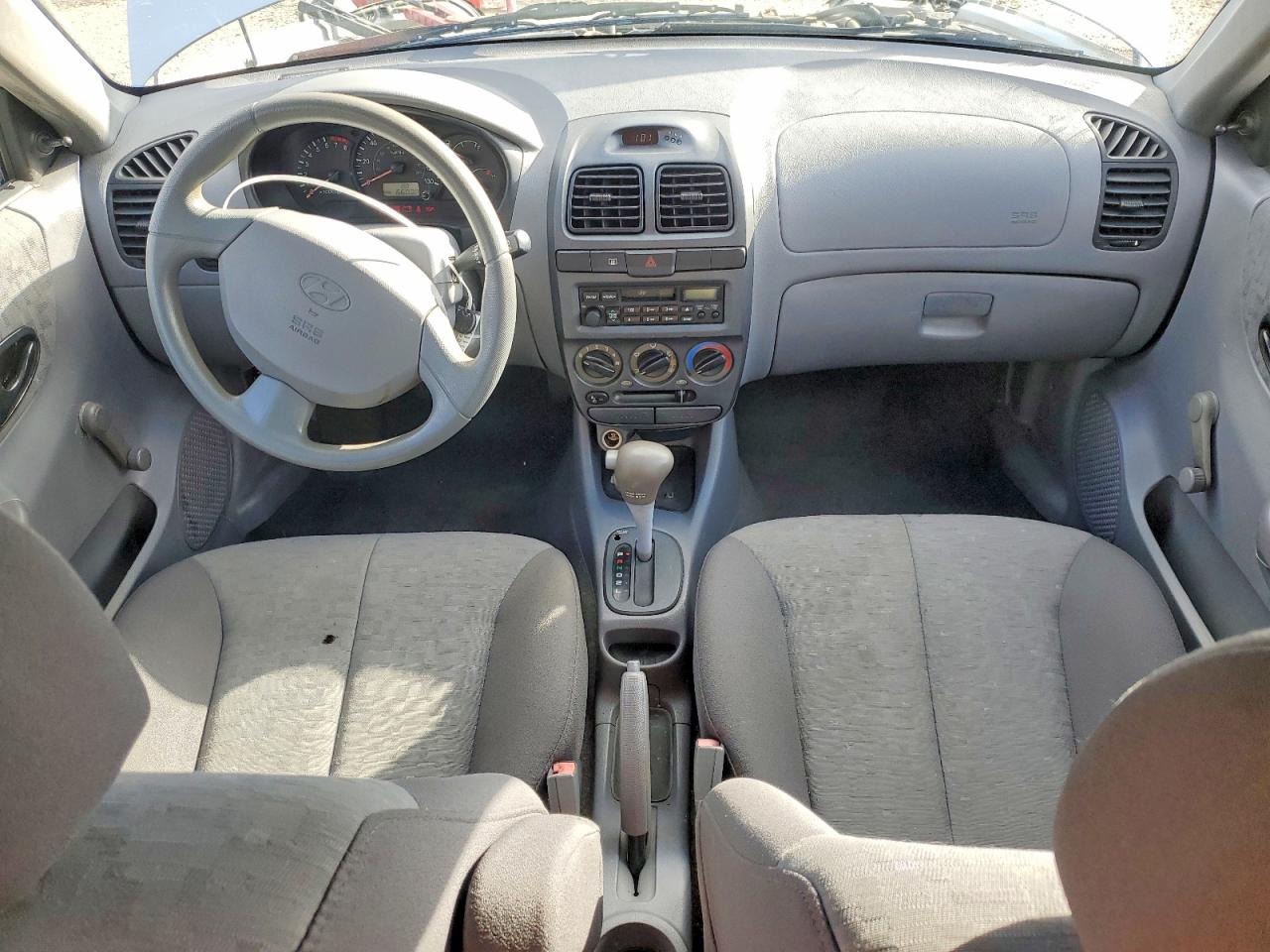 2005 Hyundai Accent Gls Silver vin: KMHCG45CX5U598645