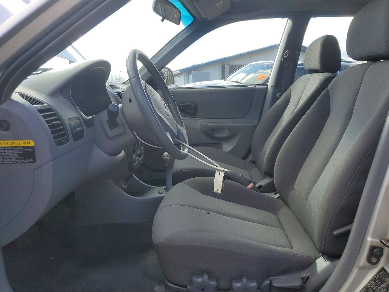 2005 Hyundai Accent Gls Silver vin: KMHCG45CX5U598645
