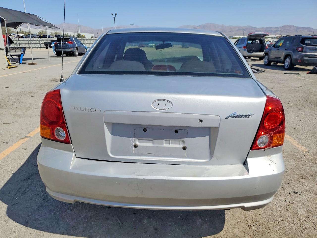 2005 Hyundai Accent Gl Silver vin: KMHCG45CX5U625326