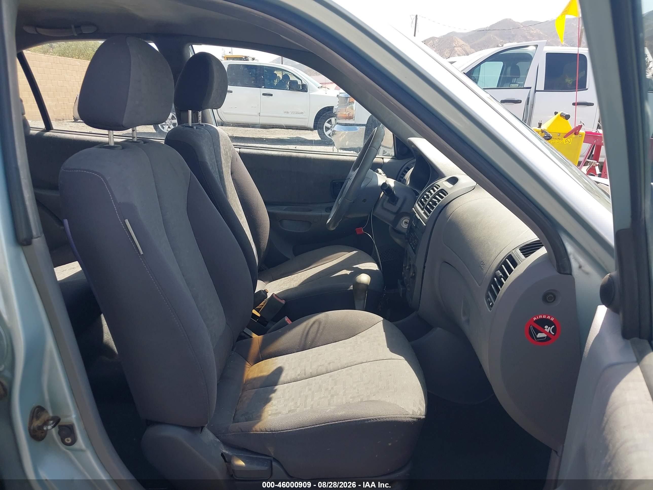 2005 Hyundai Accent Gls Blue vin: KMHCG45CX5U635886