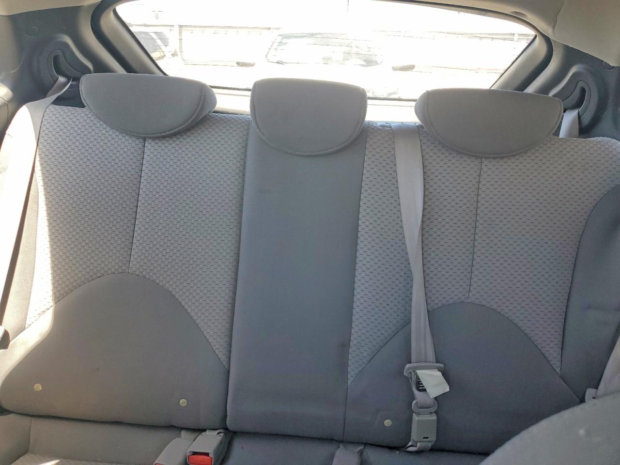 2008 Hyundai Accent Gs White vin: KMHCM36C08U073891