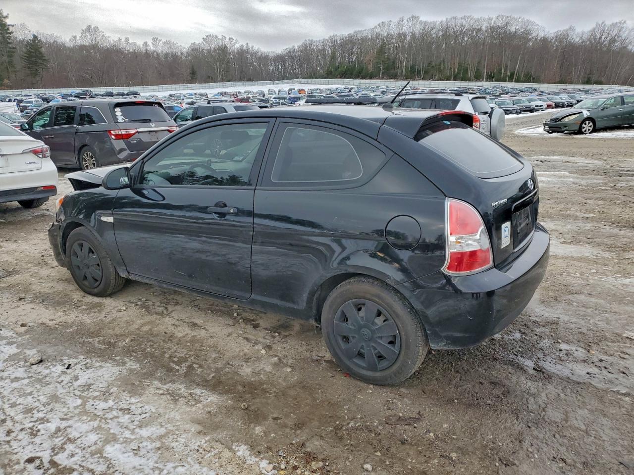 2007 Hyundai Accent Gs Black vin: KMHCM36C17U004304